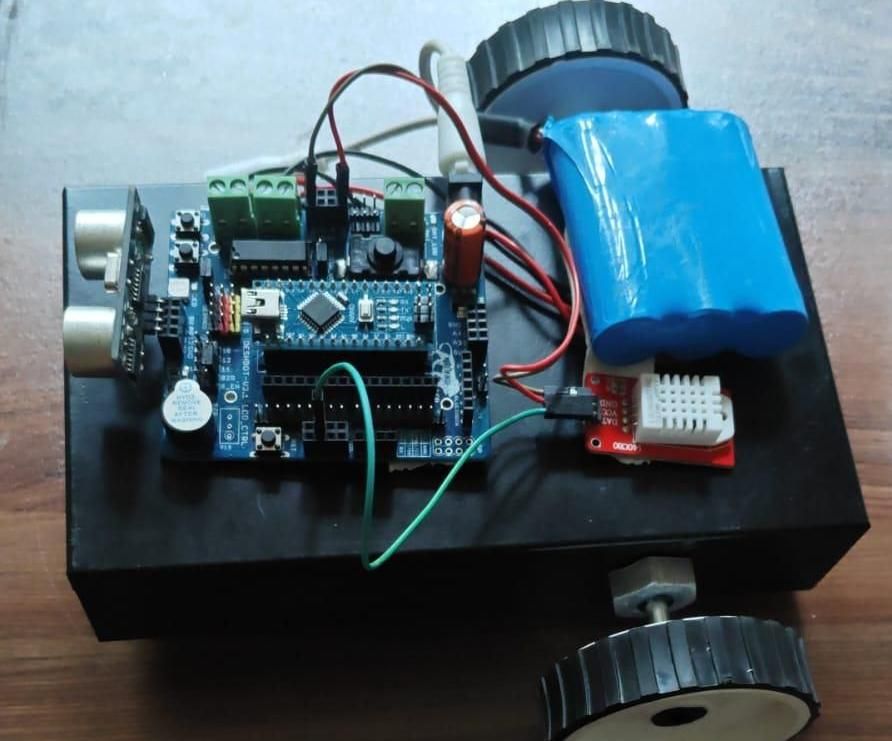 Obstacle Avoiding and Dht22 Robot Project