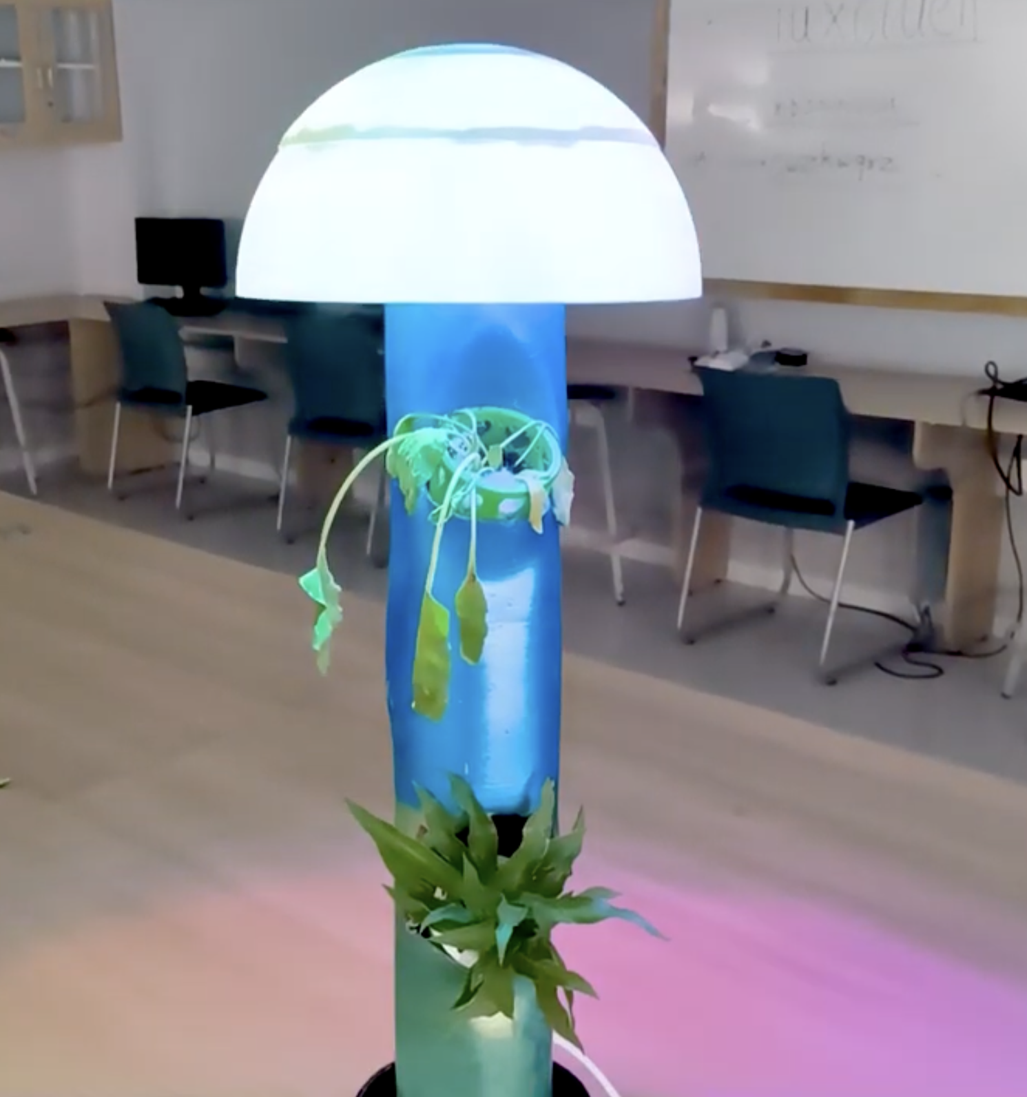 🌱 Smart Vertical Hydroponics System