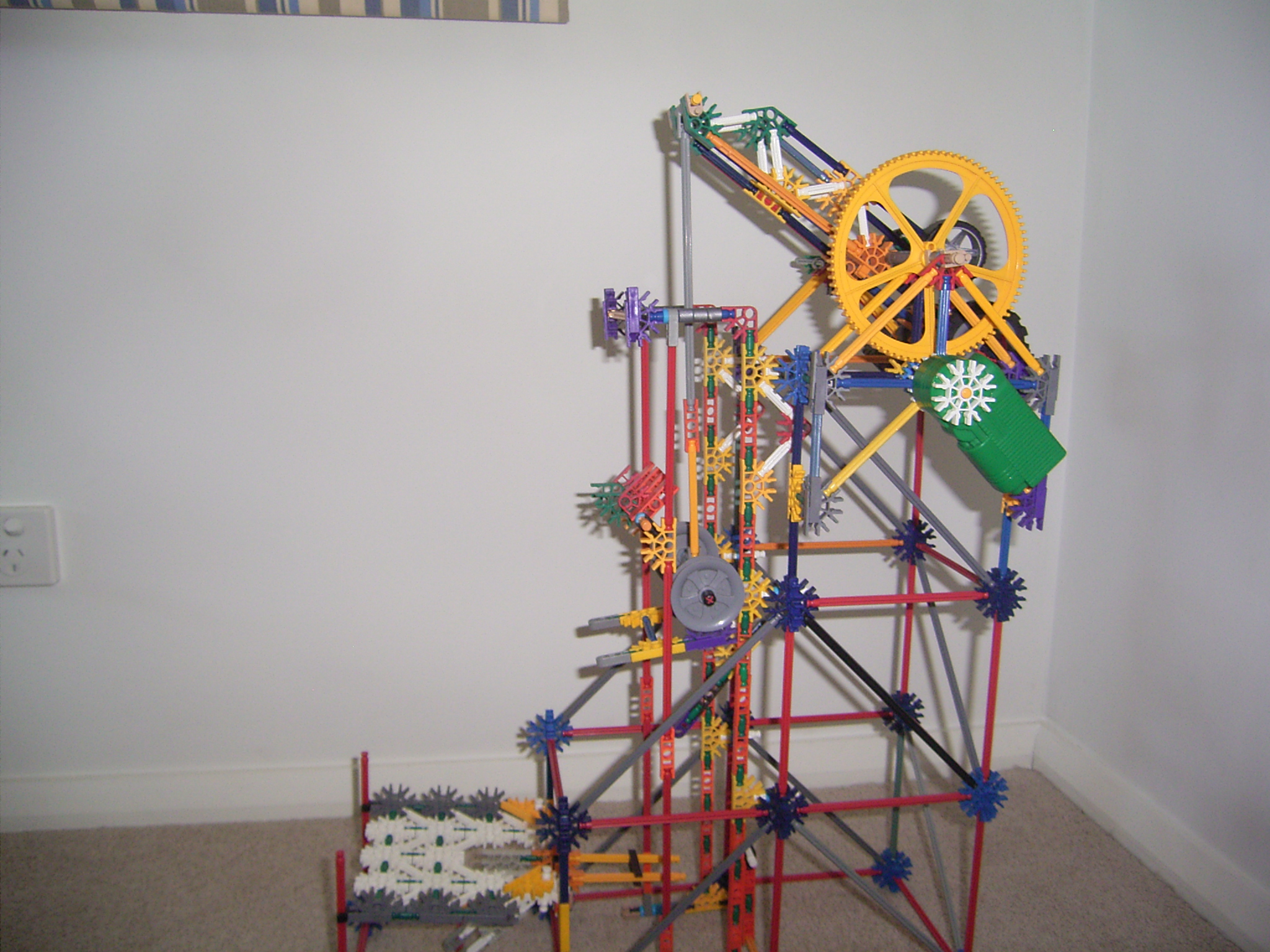 Knex 'wheeled Crankshaft' Ball Lift