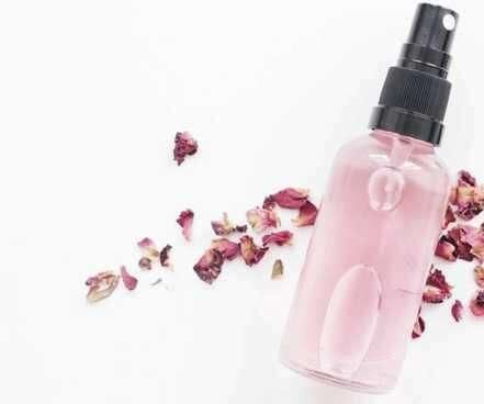 Easy Tips for Using Rosewater on Your Face
