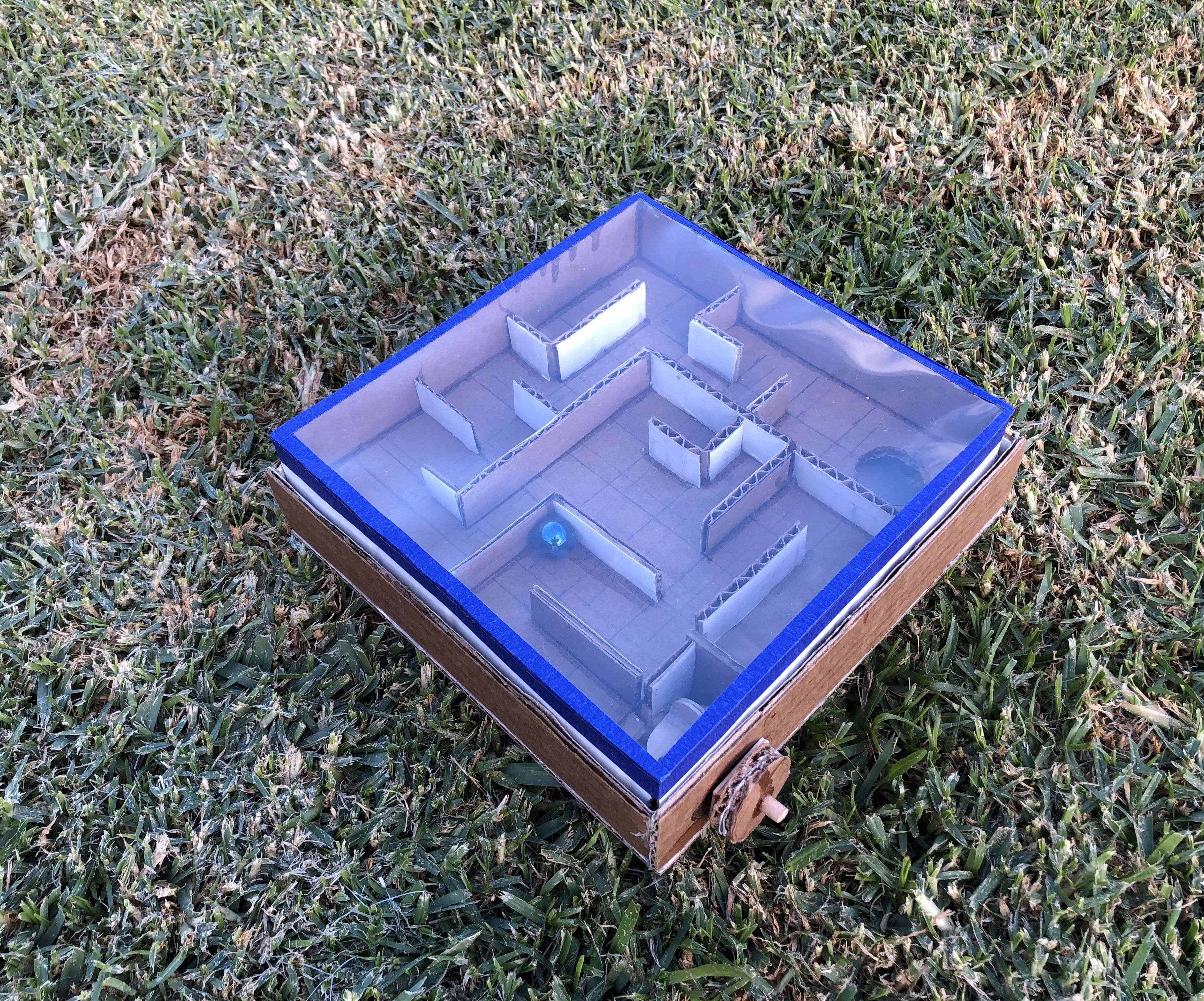 Self Contained Interchangeable Marble Maze 