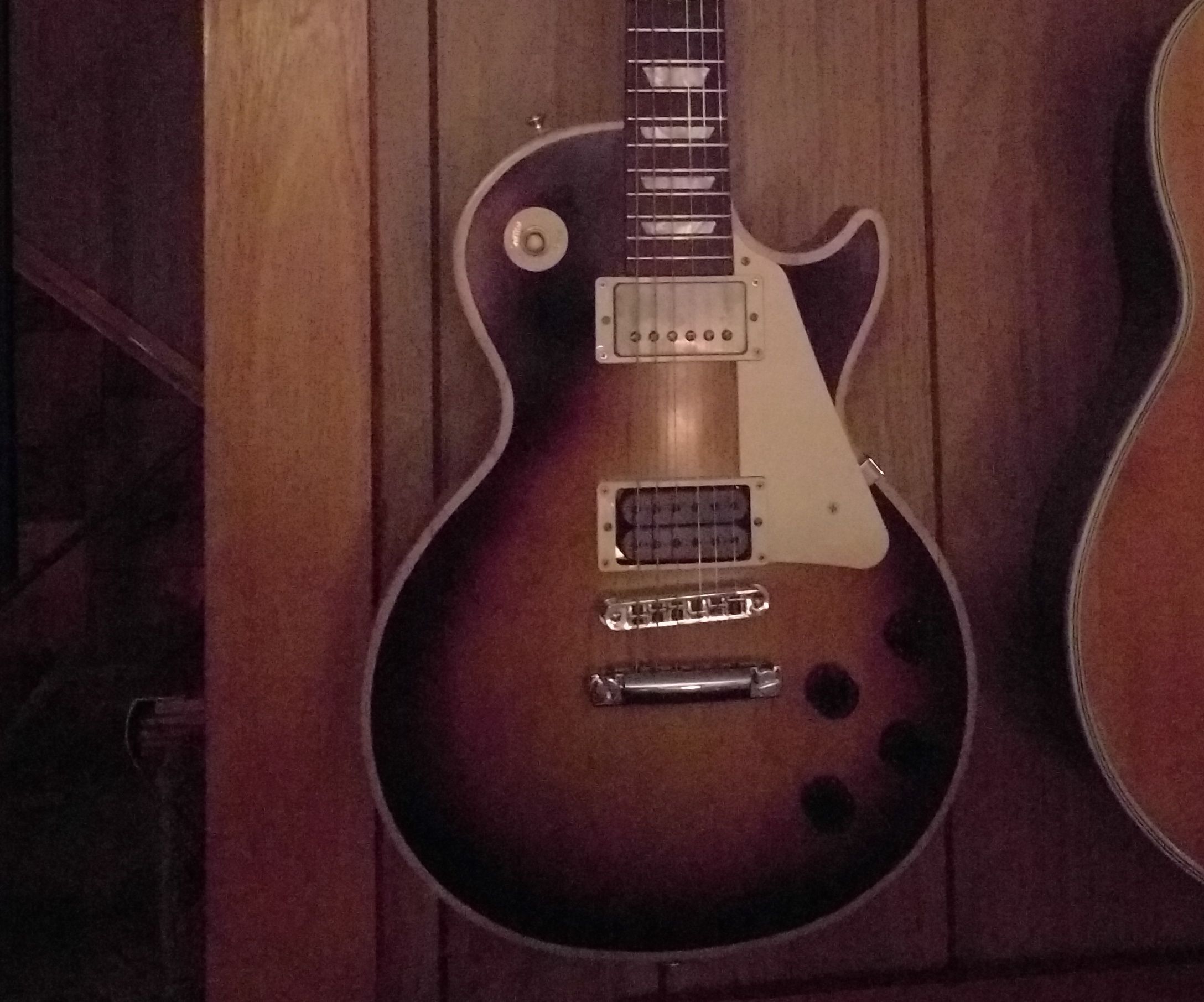 Add Faux Binding to a Les Paul Studio