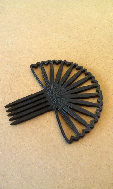 How to Make a Hair Comb With Corel Draw and a Laser Cutter : a Workflow Storyboard