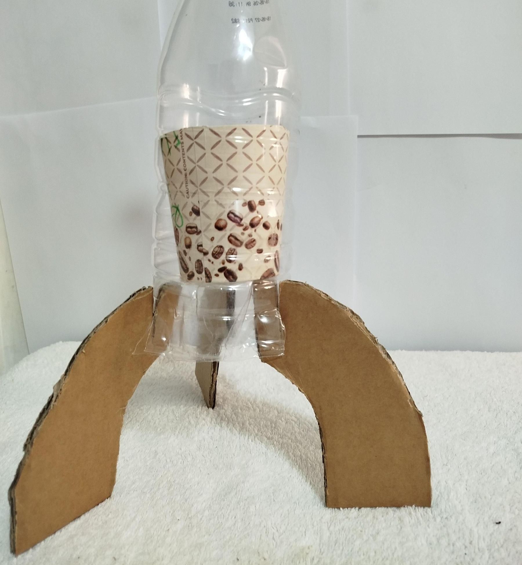 Rocket Greenhouse: Turning Waste Into a Space Adventure