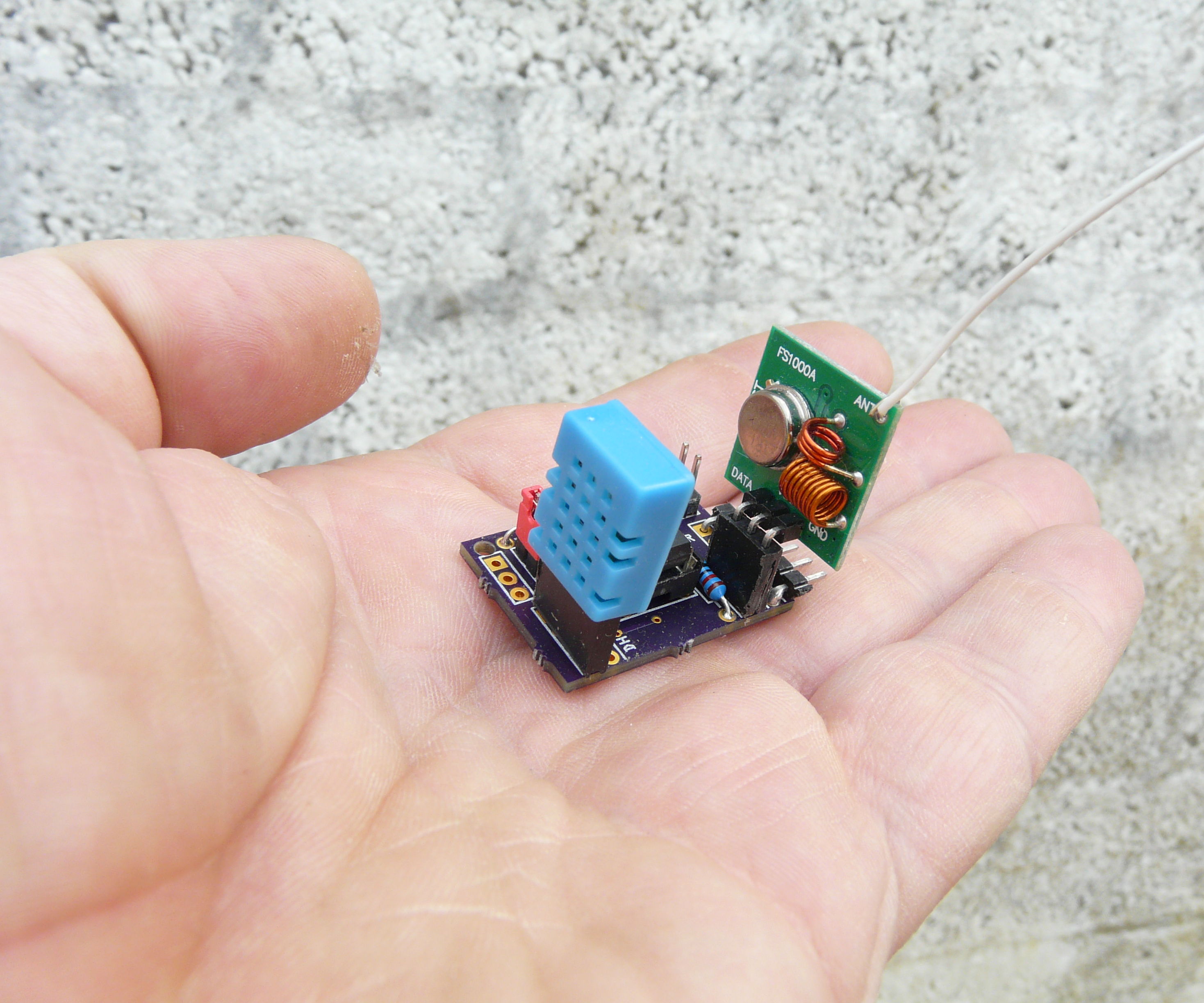 Mini Weather Station With Attiny85