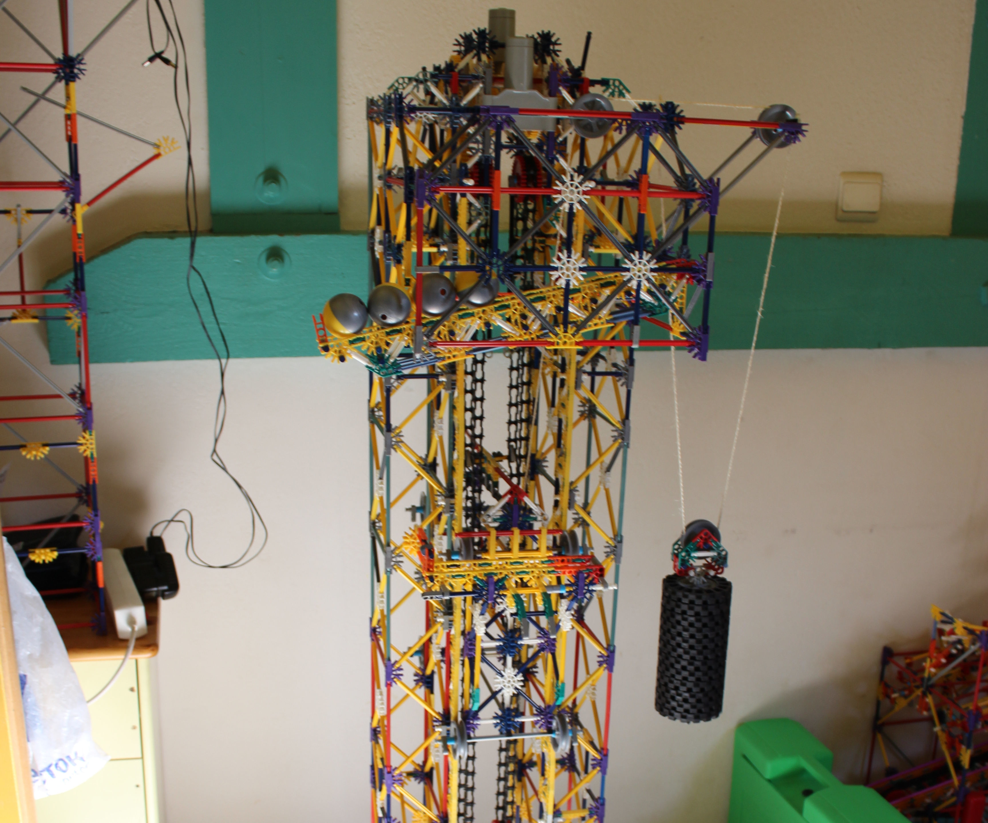 K'nex Automatically Reversing Elevator Lift (by Austron) Instructions