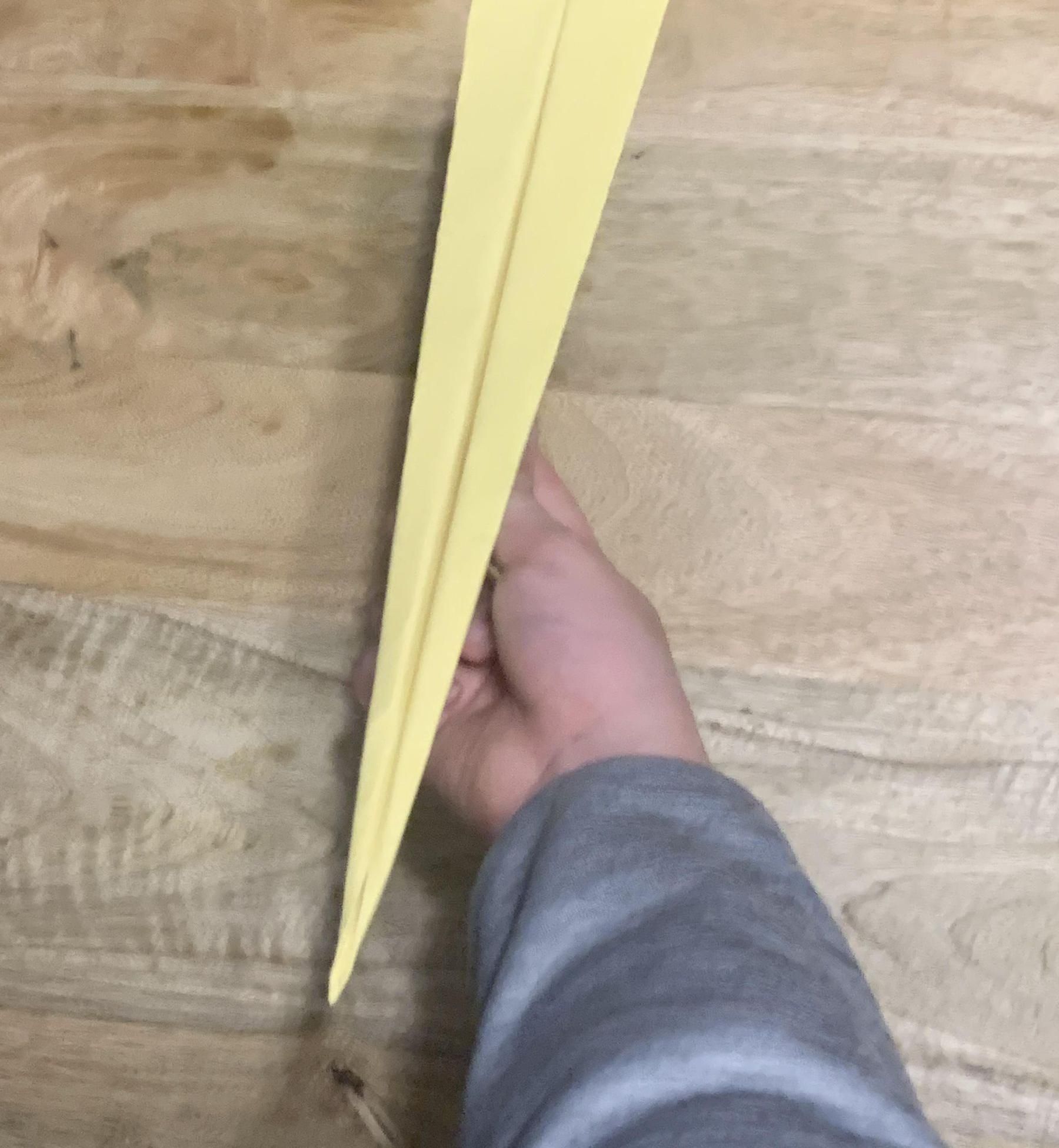 Far and Fast Flying Easy Dart Plane: Bee Sting *The last GOLD 444 VIEWS EDITION PAPER PLANE for a long time*