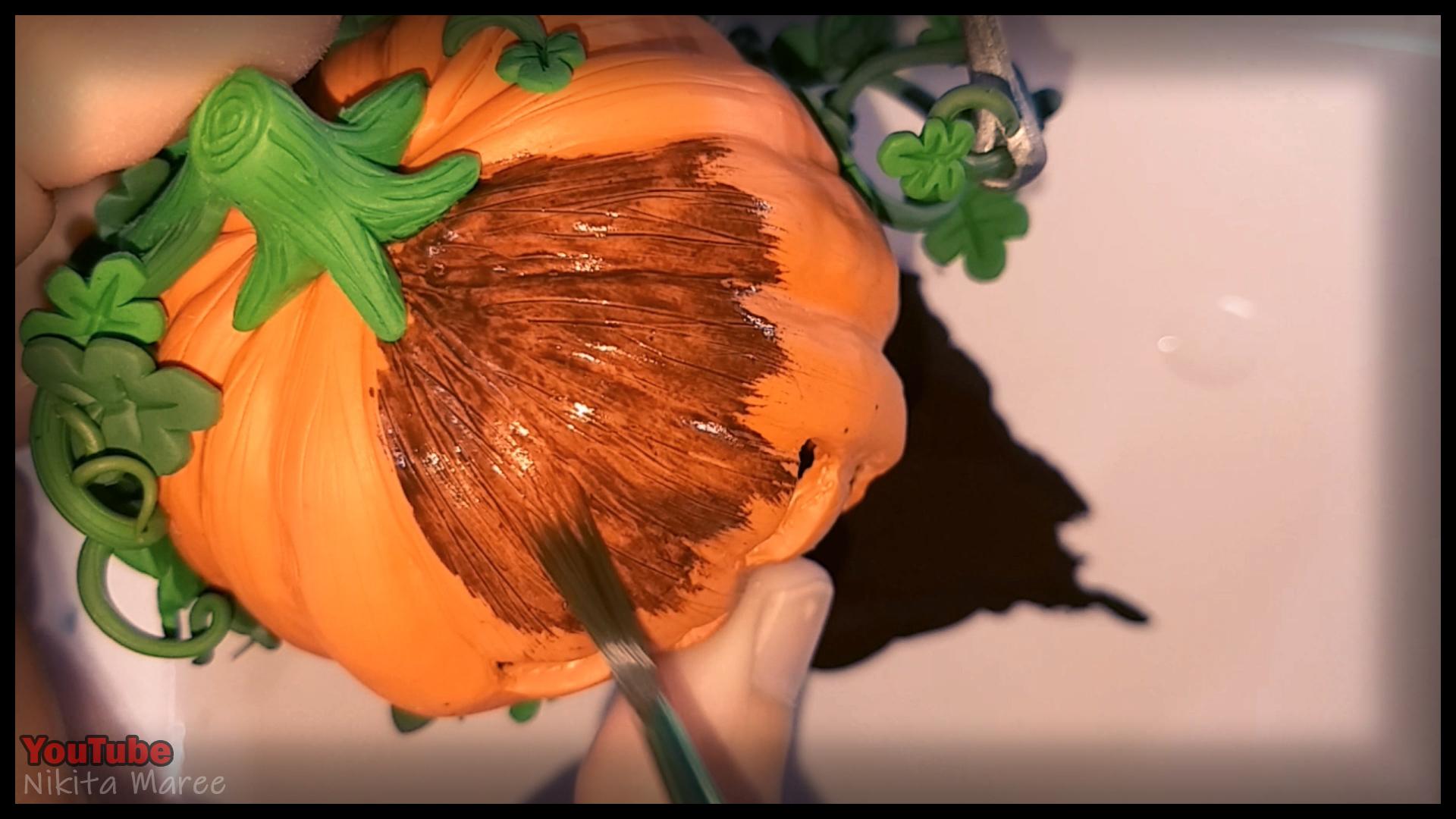 How to make a Jack o'lantern. Polymer clay tutorial. Sculpting a pumpkin out of clay. Halloween Craft.  (71).jpg