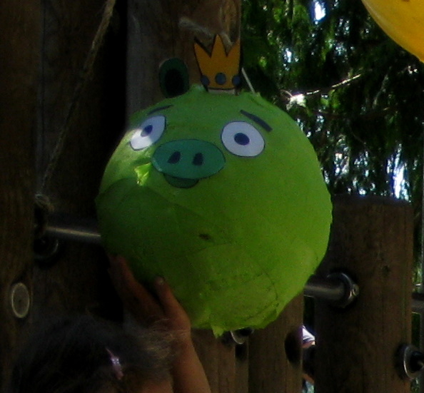 Easy Angry Birds "Pig" Pinata