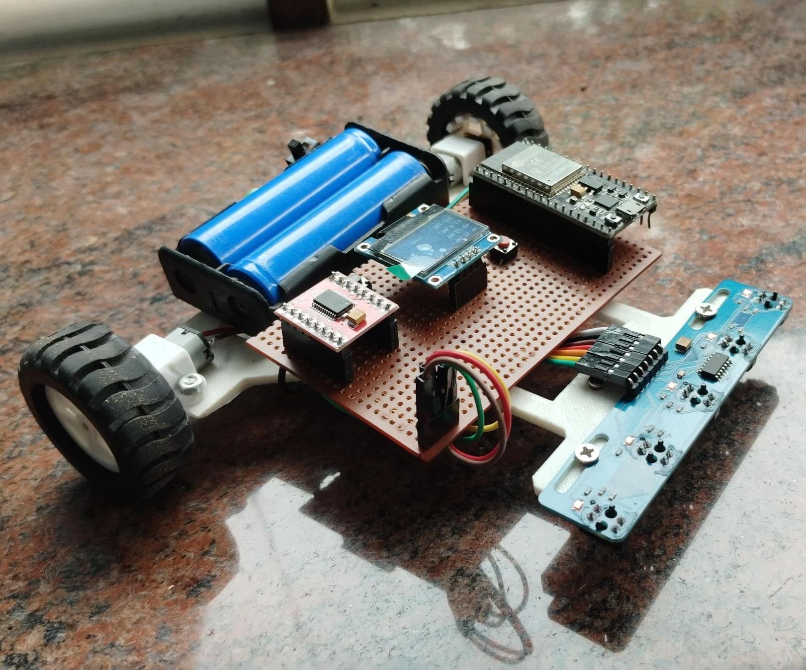 LFB Mark 2: ESP32 PID Line Follower With OLED Parameter Tuning