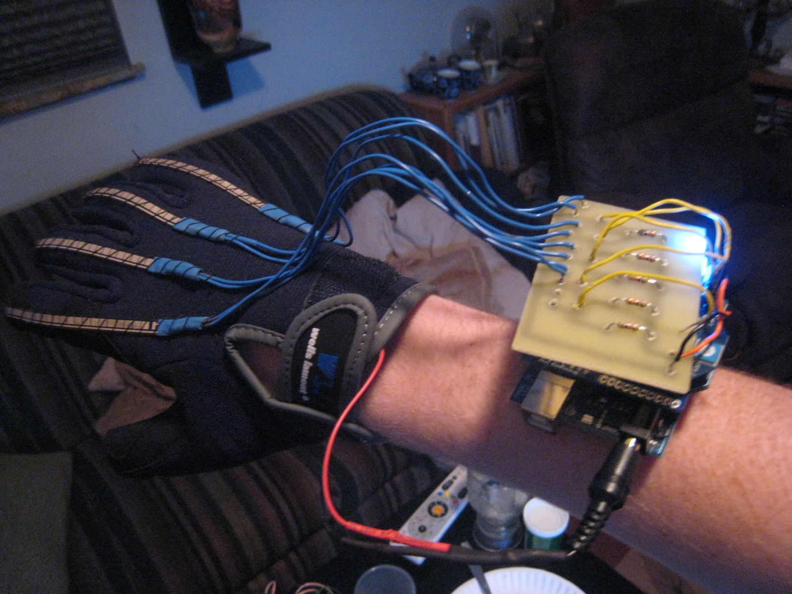 Arduino Wireless Animatronic Hand