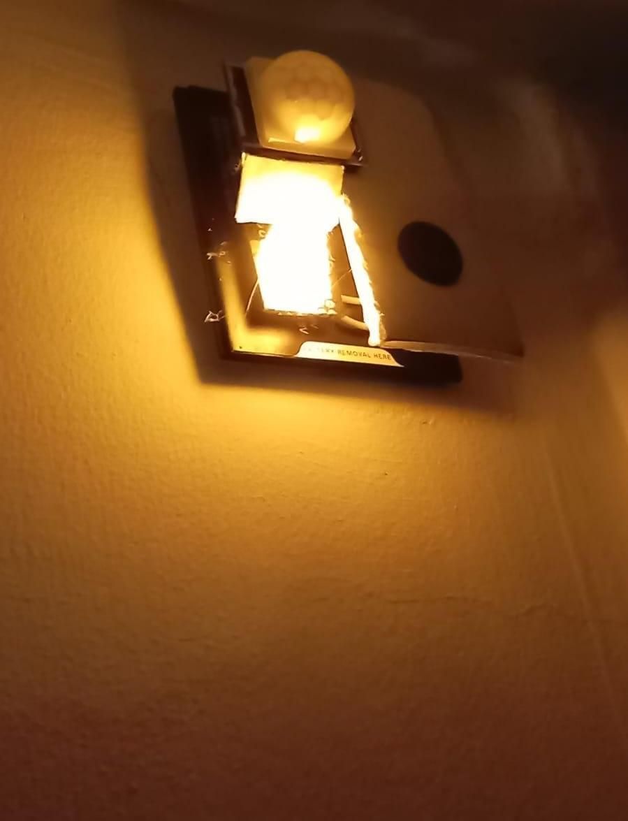 Upcycled Phone Battery to Rechargeable Smart Emergency Nightlight