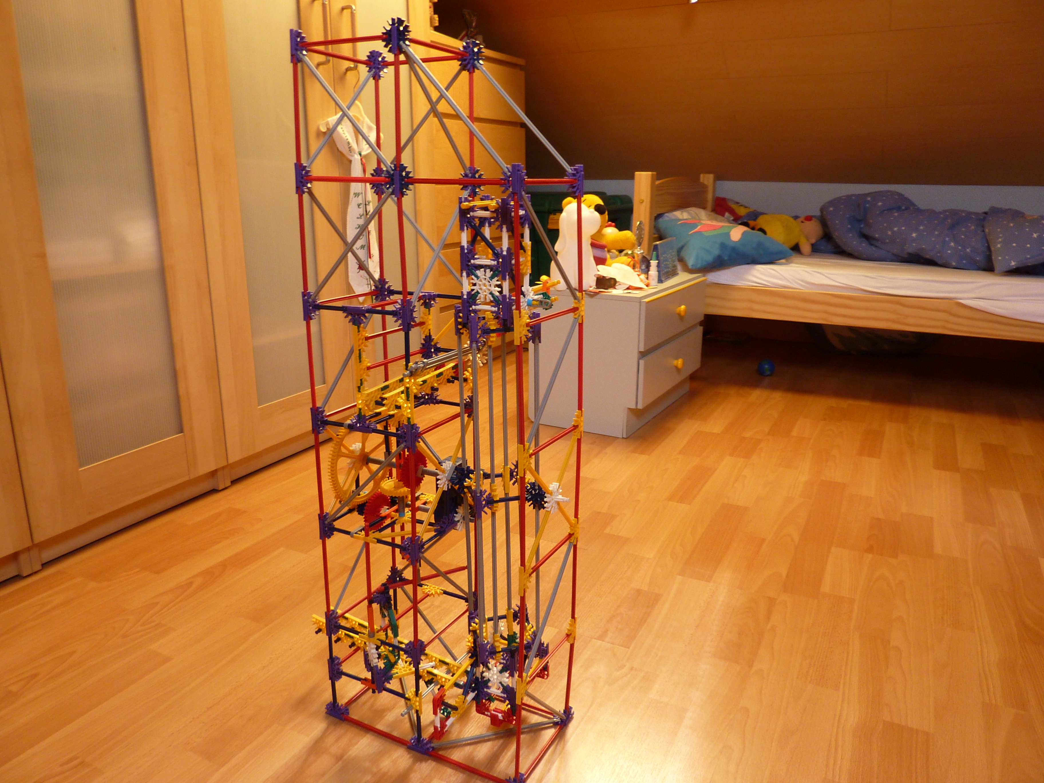 Spinning Freefall Lift, a Knex Ball Machine Lift