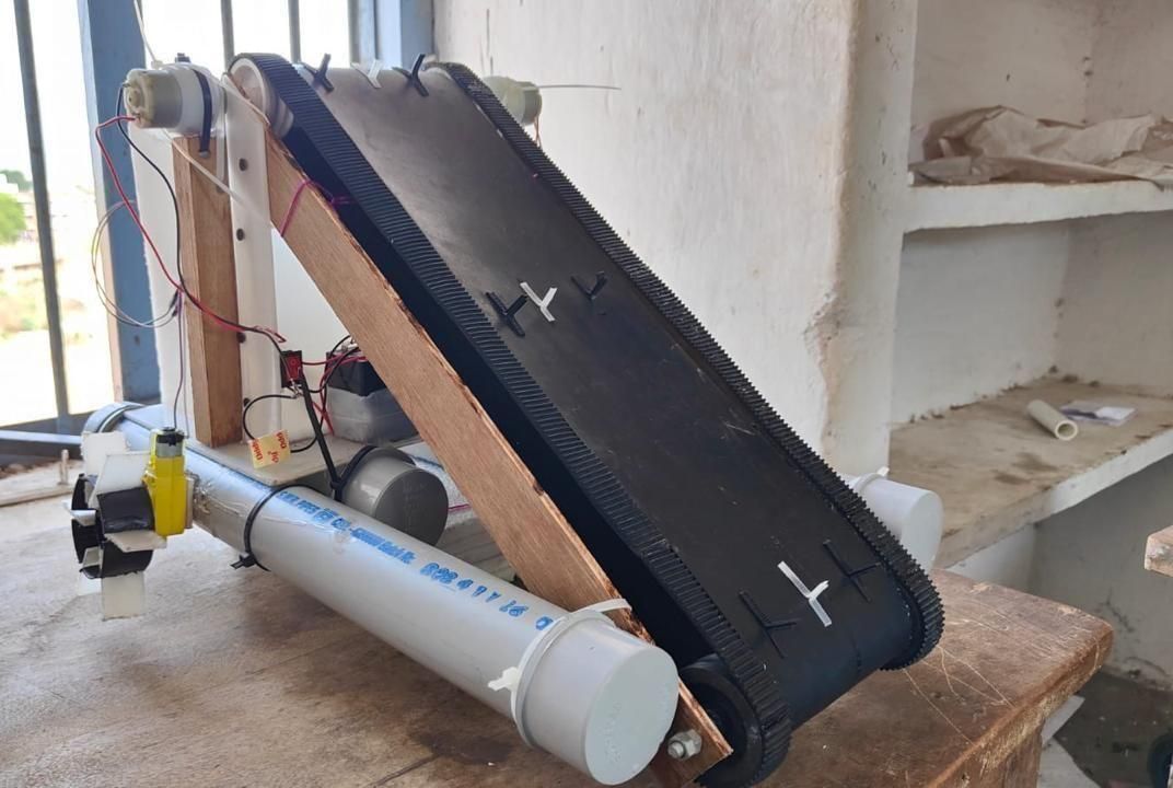 Esp 32 Based Floating Garbage Collector