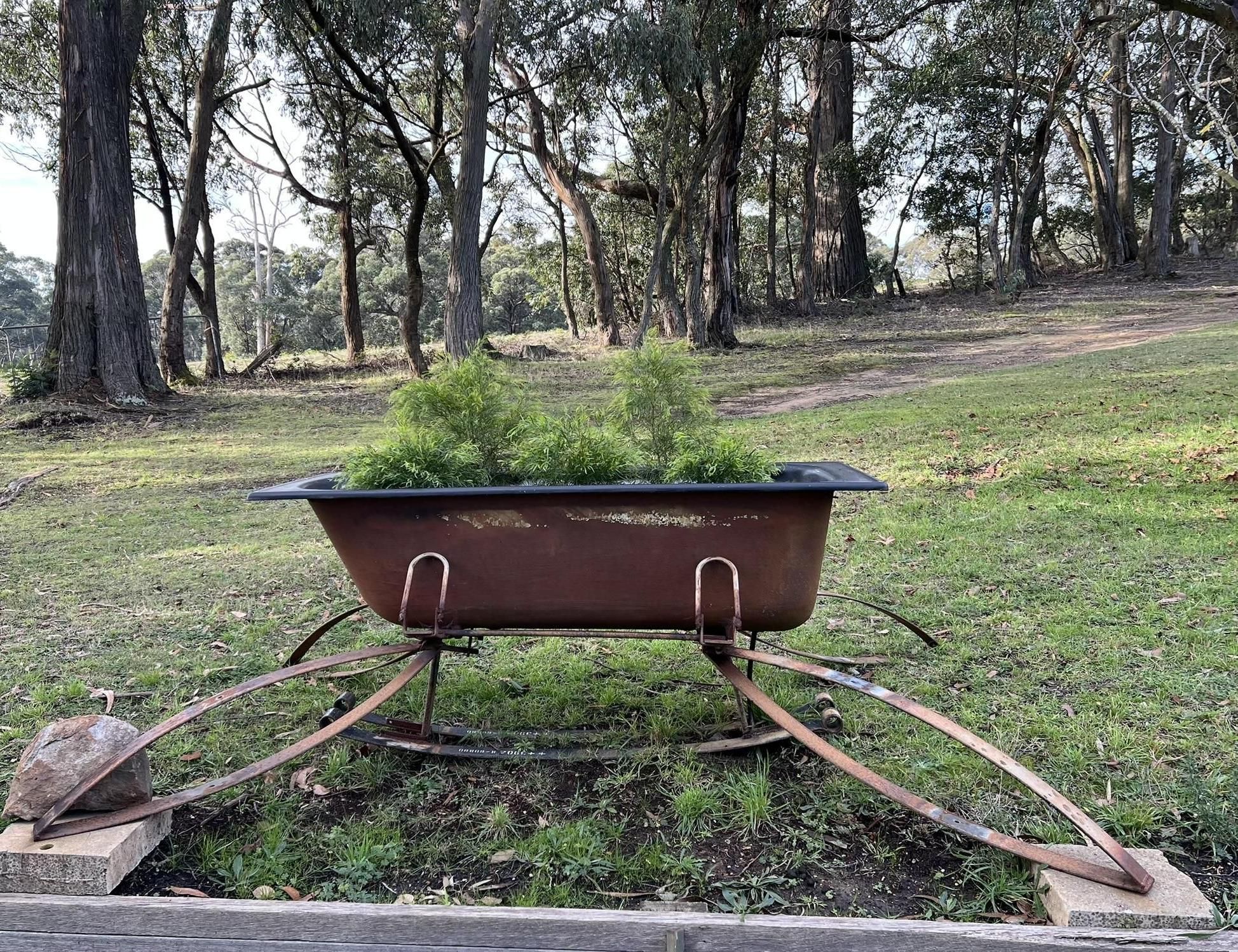 Leaf Spring Bath Planter
