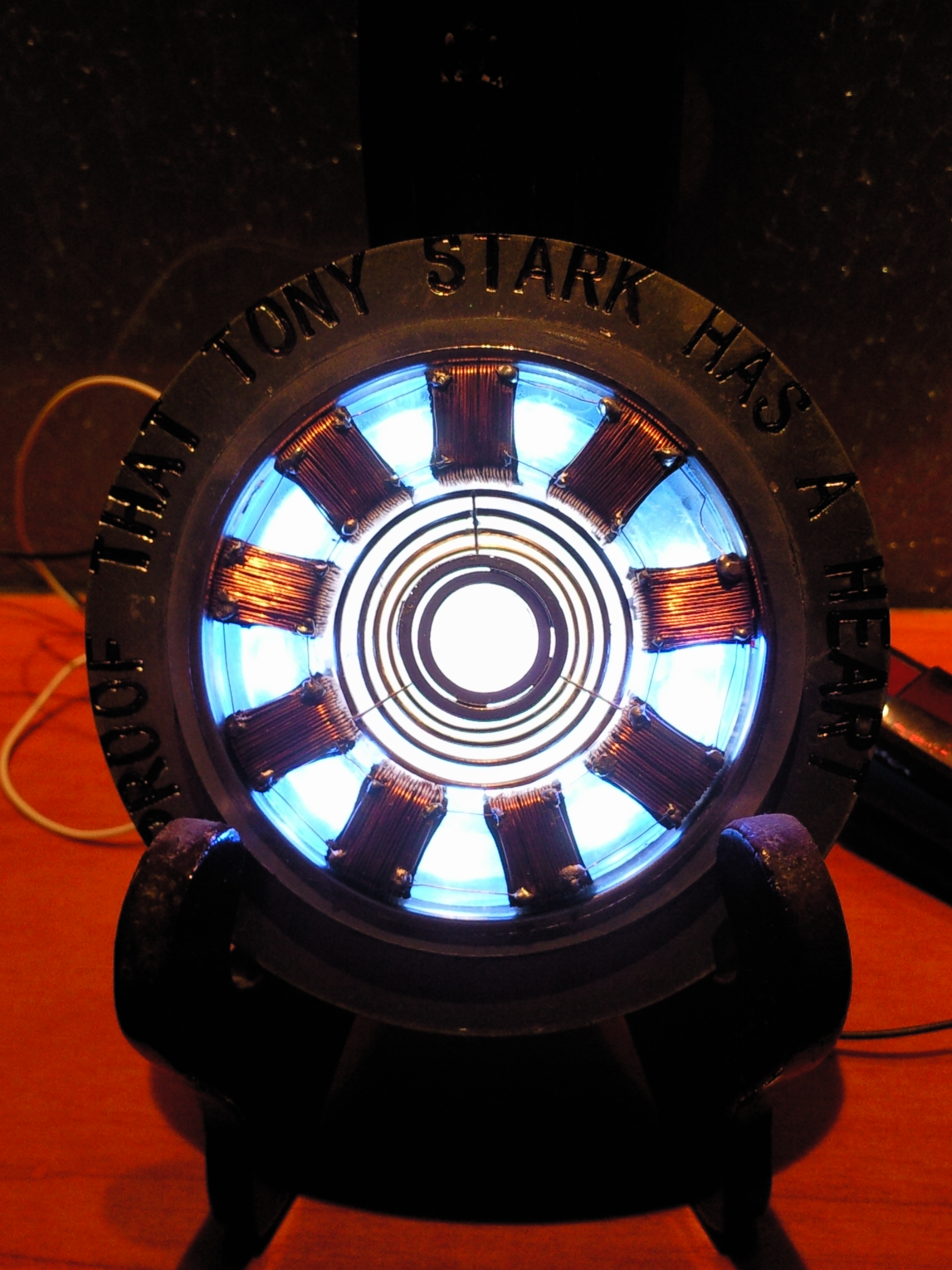 IRON MAN 's  ARC REACTOR  (MADE IN CHINA)