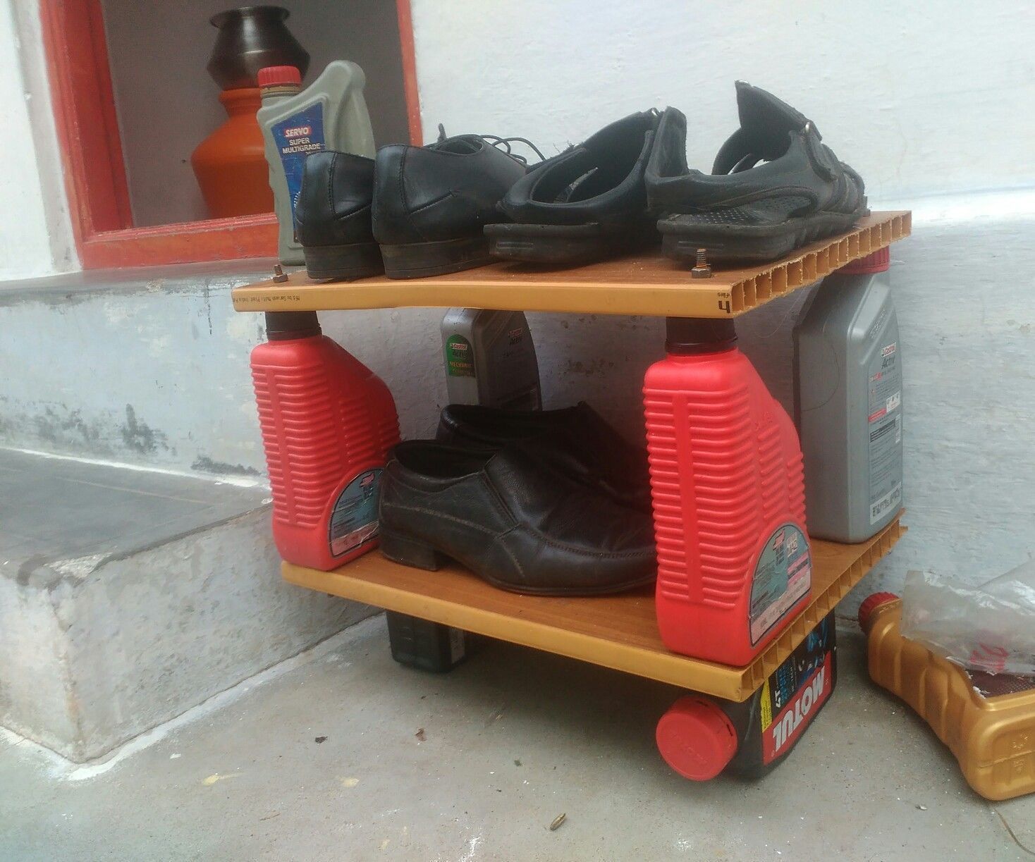 DIY Shoe Stand