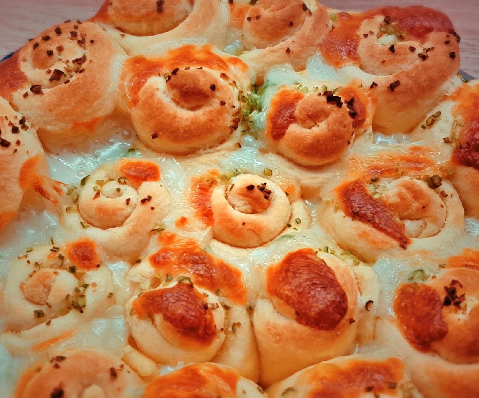 How to Make Mozzarella Garlic Rolls