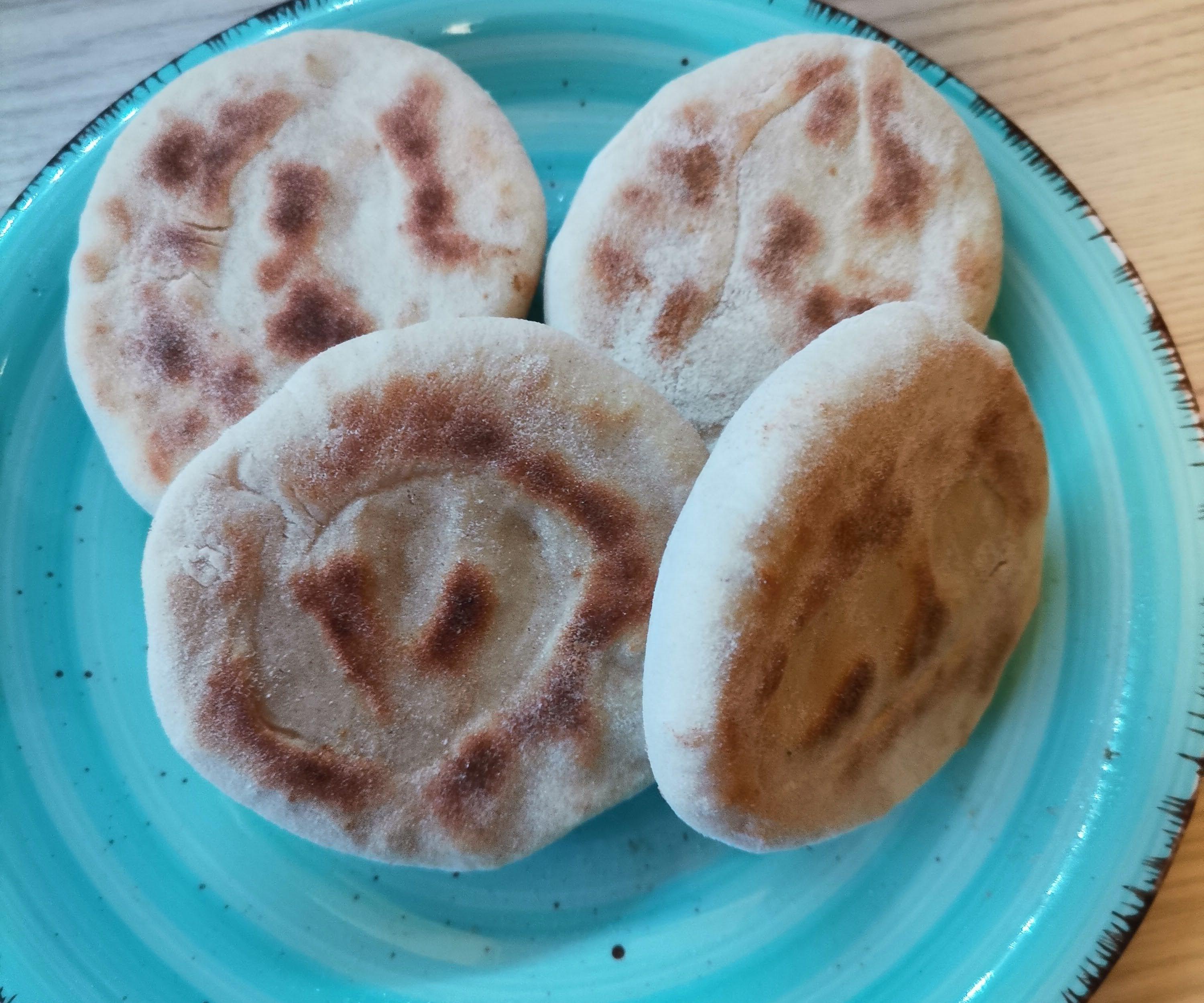 QUICK & EASY PAN BREAD ROLL