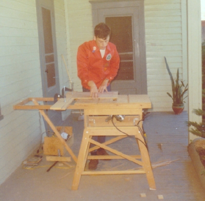 A Precise Table Saw From an Electric Hand Saw