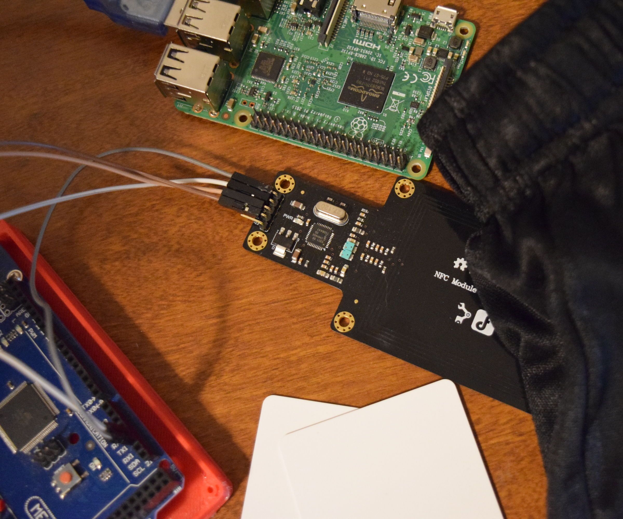 Raspberry Pi NFC Clothes Tracker