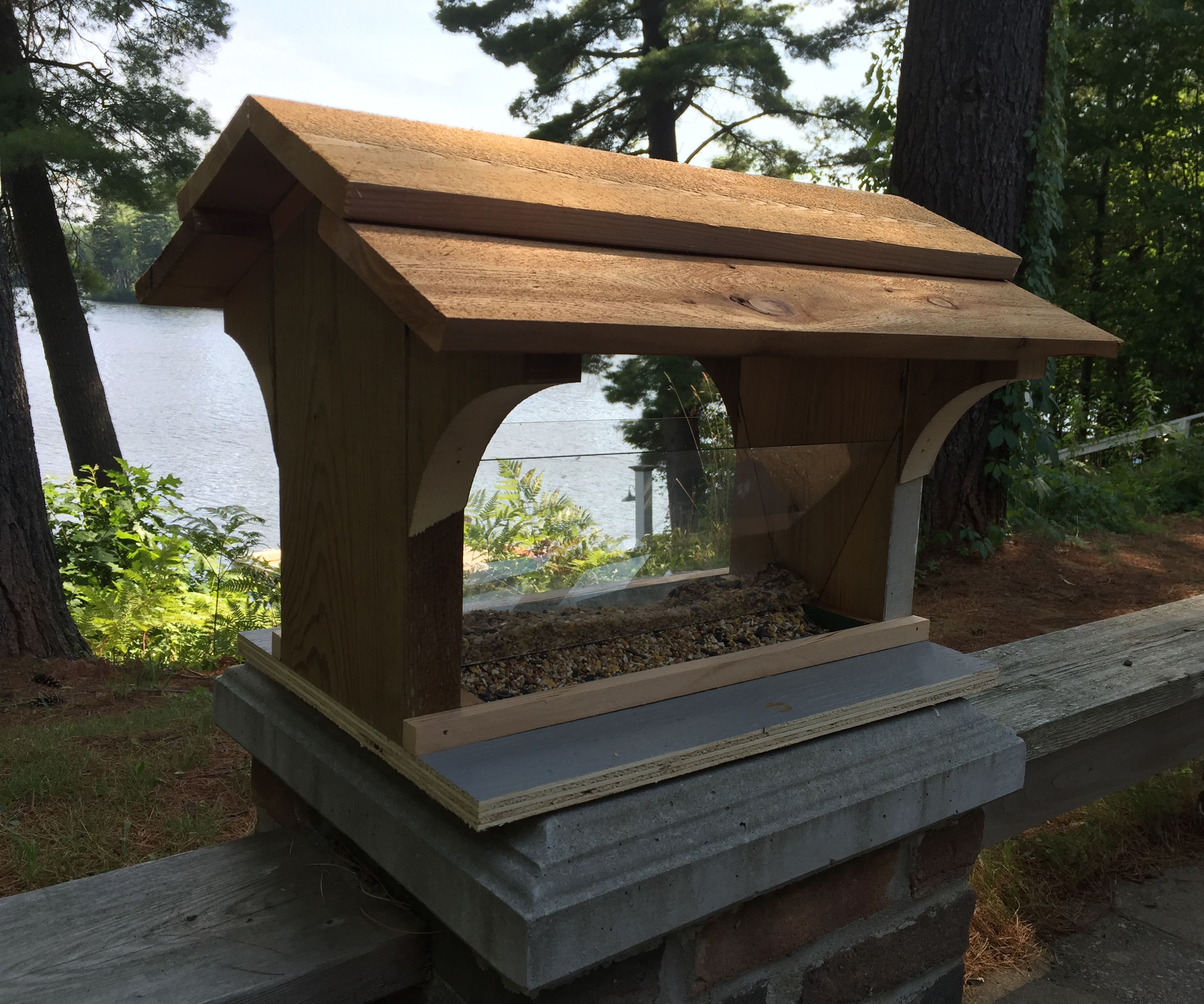 Cottage-ready Bird Feeder