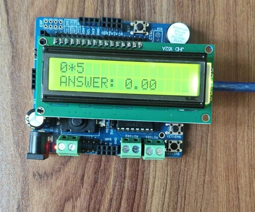 DESHBOT LCD Calculator