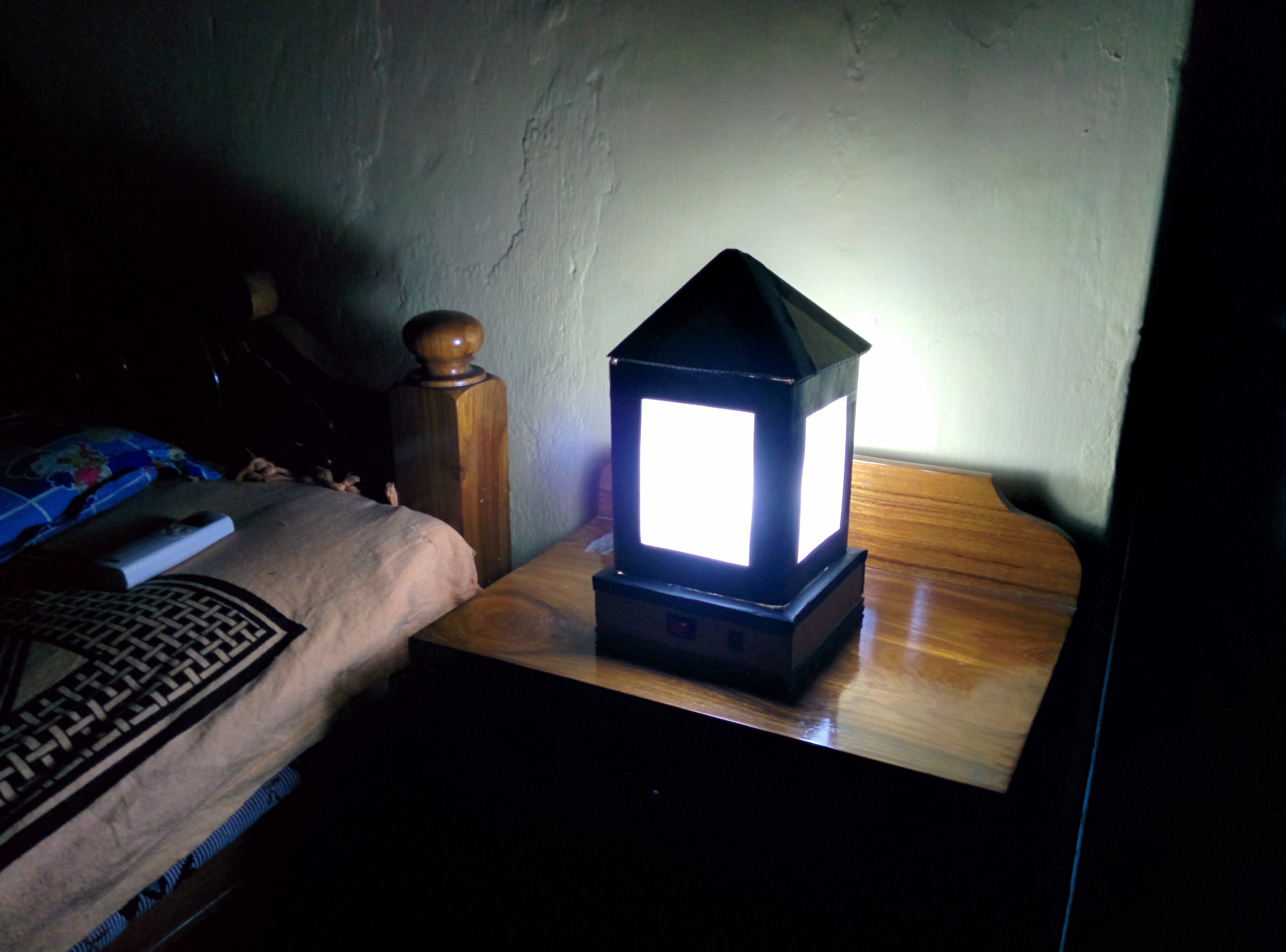 CARDBOARD SOLAR LAMP