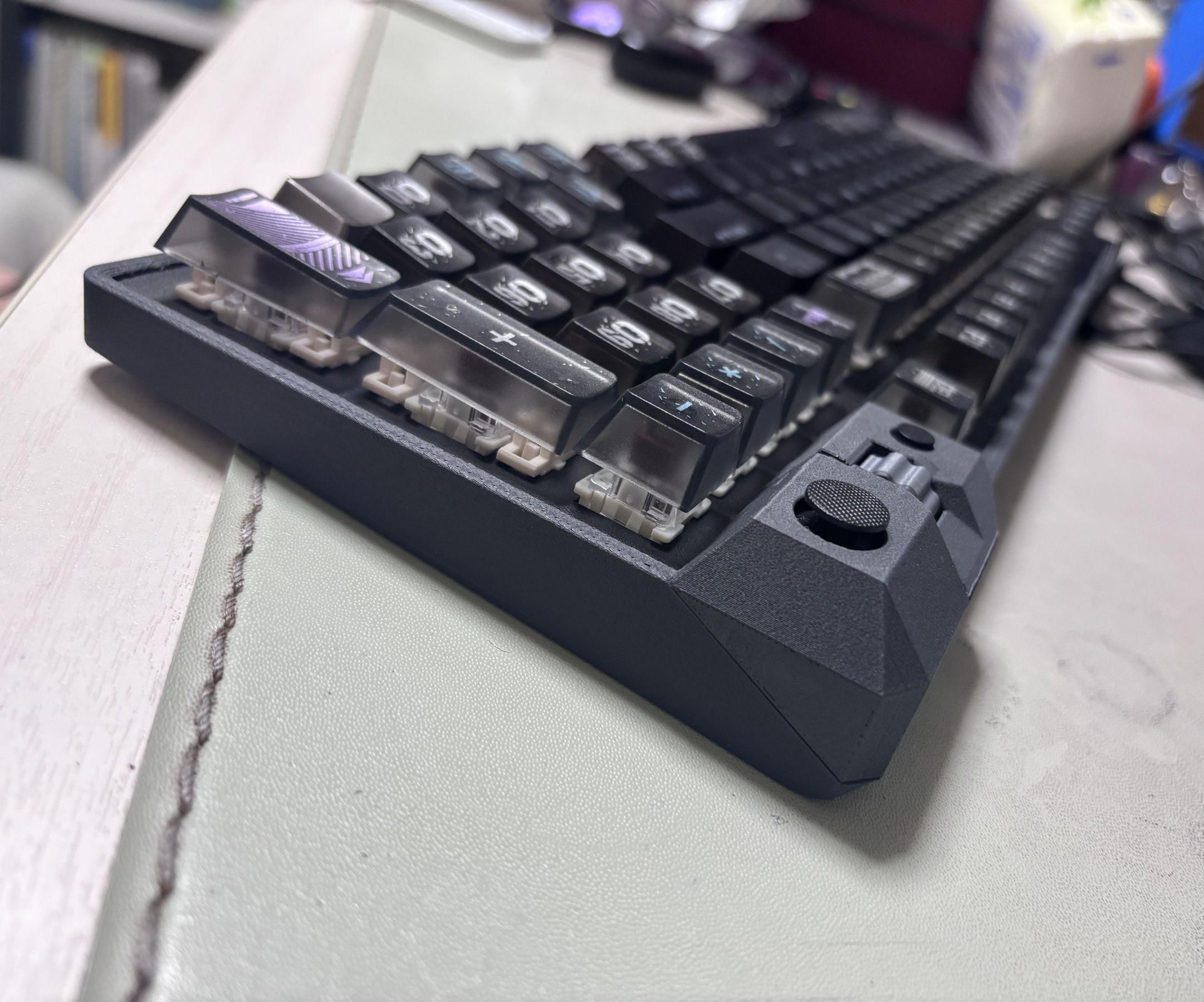 The Ultimate Macro Pad-Keyboard Hybrid: Capacitive Slider, Thumbstick, and Wheel Integration