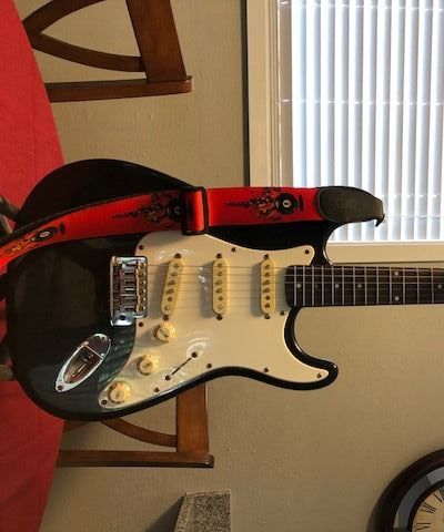 Tune an Electric Guitar (Simple Method)