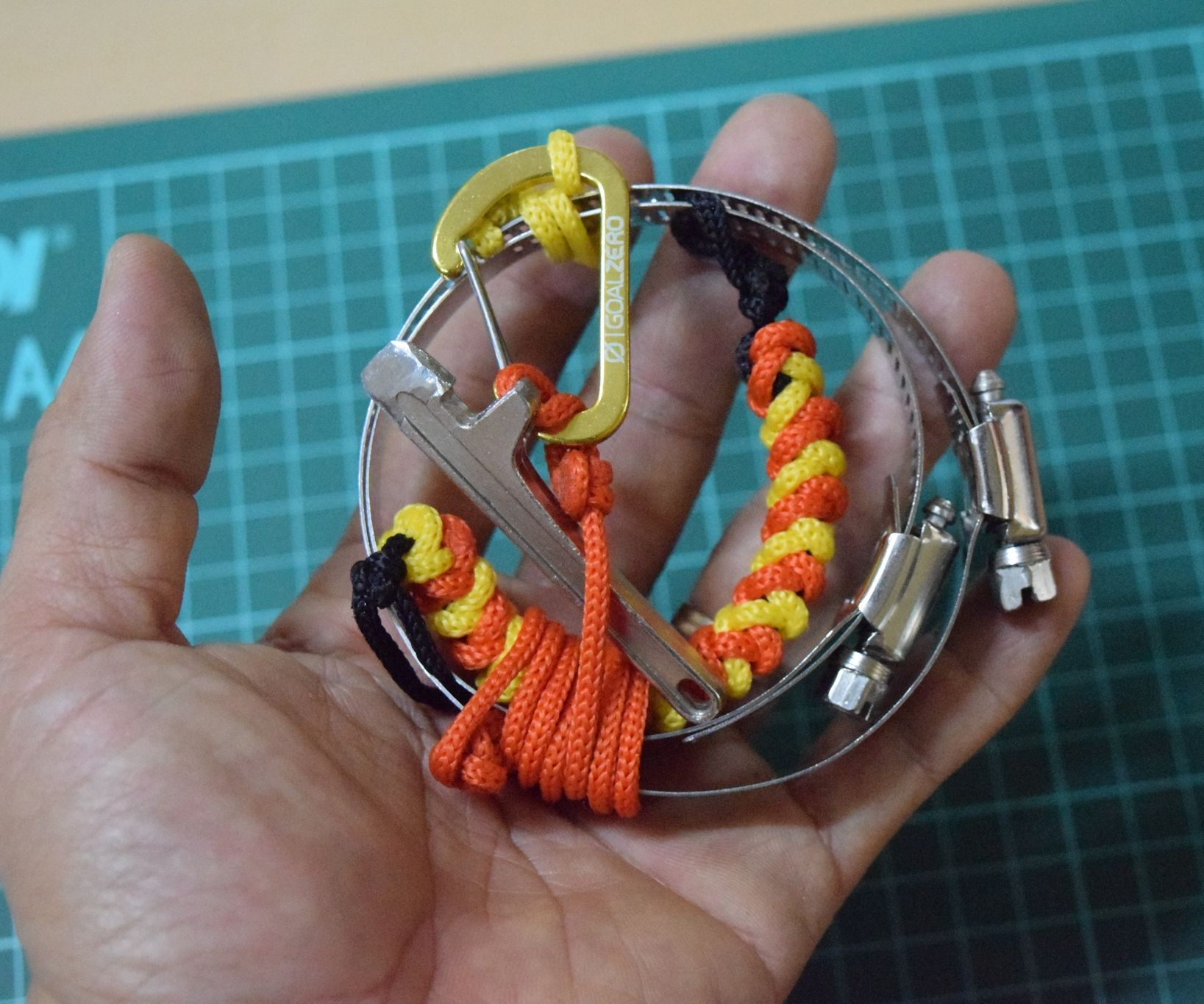 Traveller's Handcuff Cup Holder 