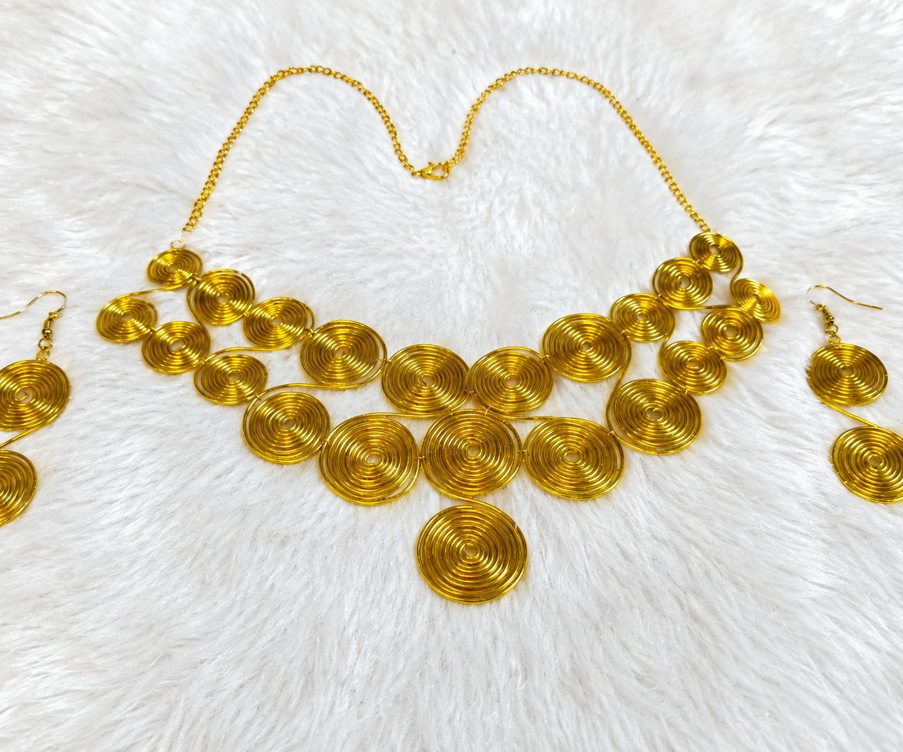 The Art of Wire: a Handmade Wire Jewelry Creation”