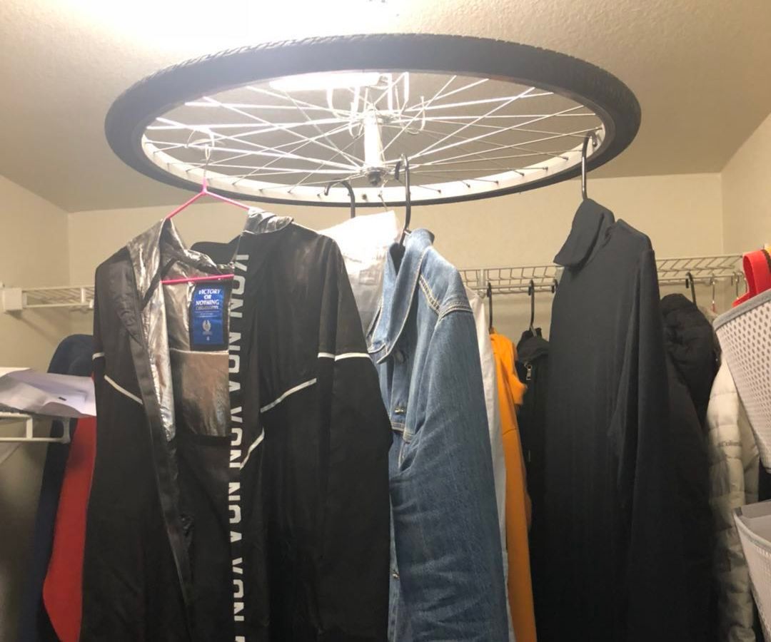 BICYCLE WHEEL HANGER