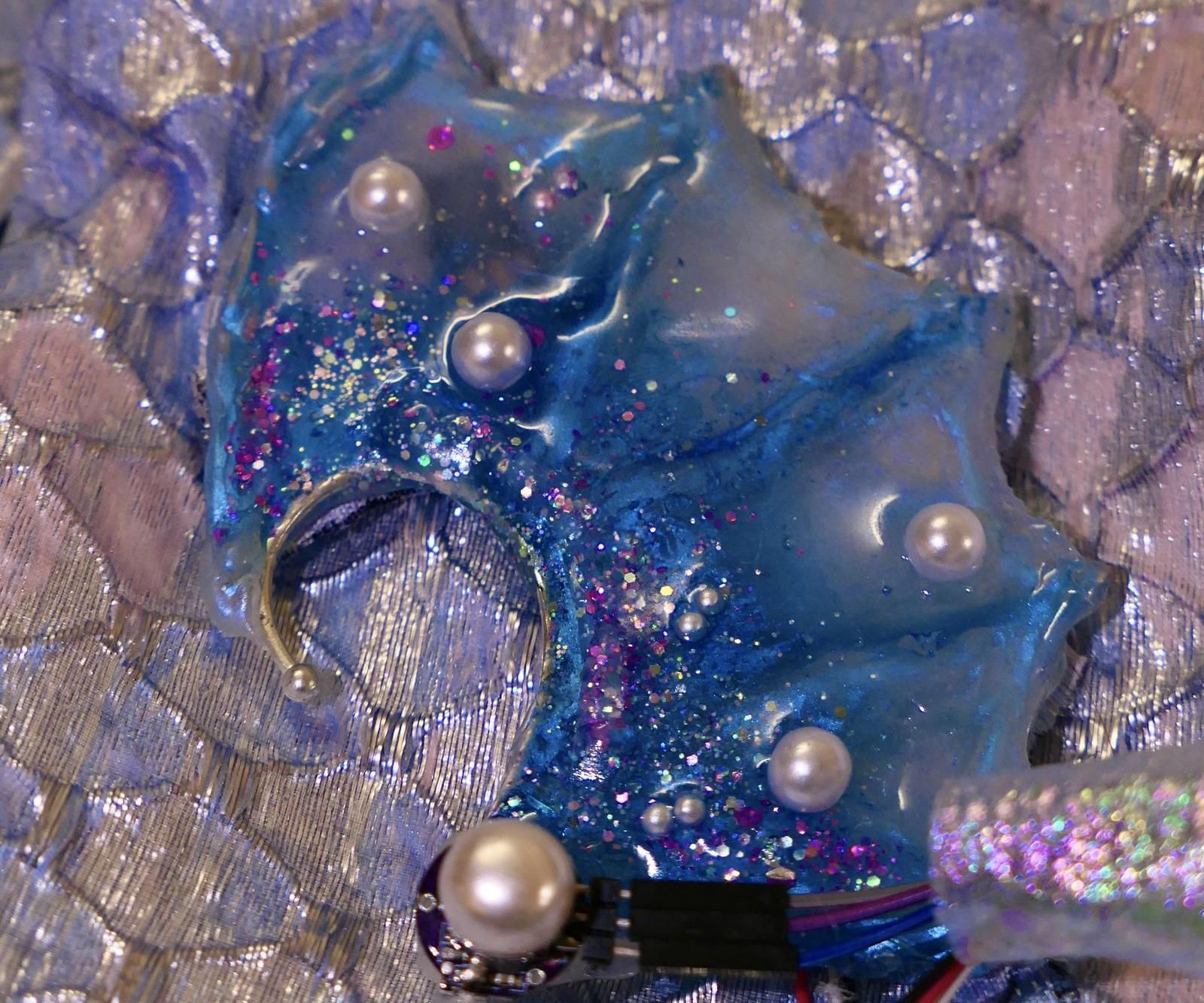 Luminous Tide--a Wearable System for Self-expression