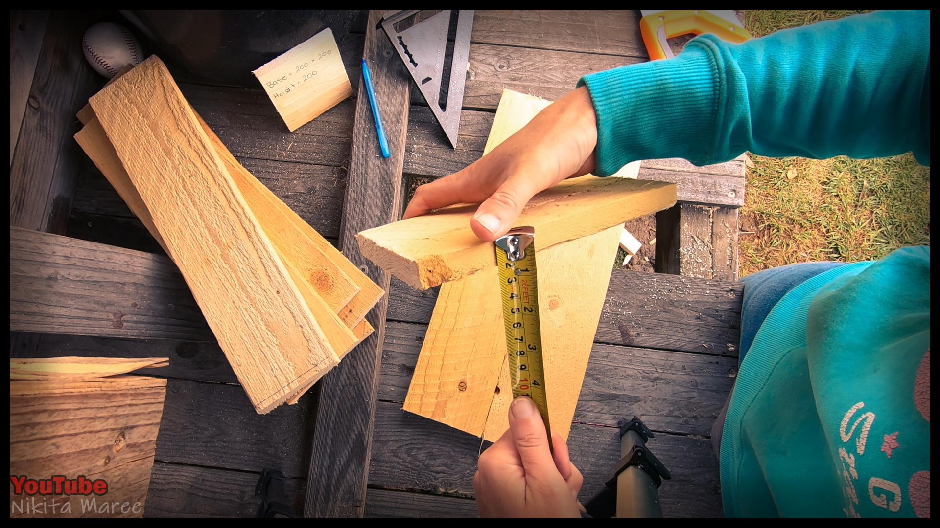 DIY planter box made from pallet wood. How to build a garden planter box. Making a plant box from palings. Woodworking (9).jpg