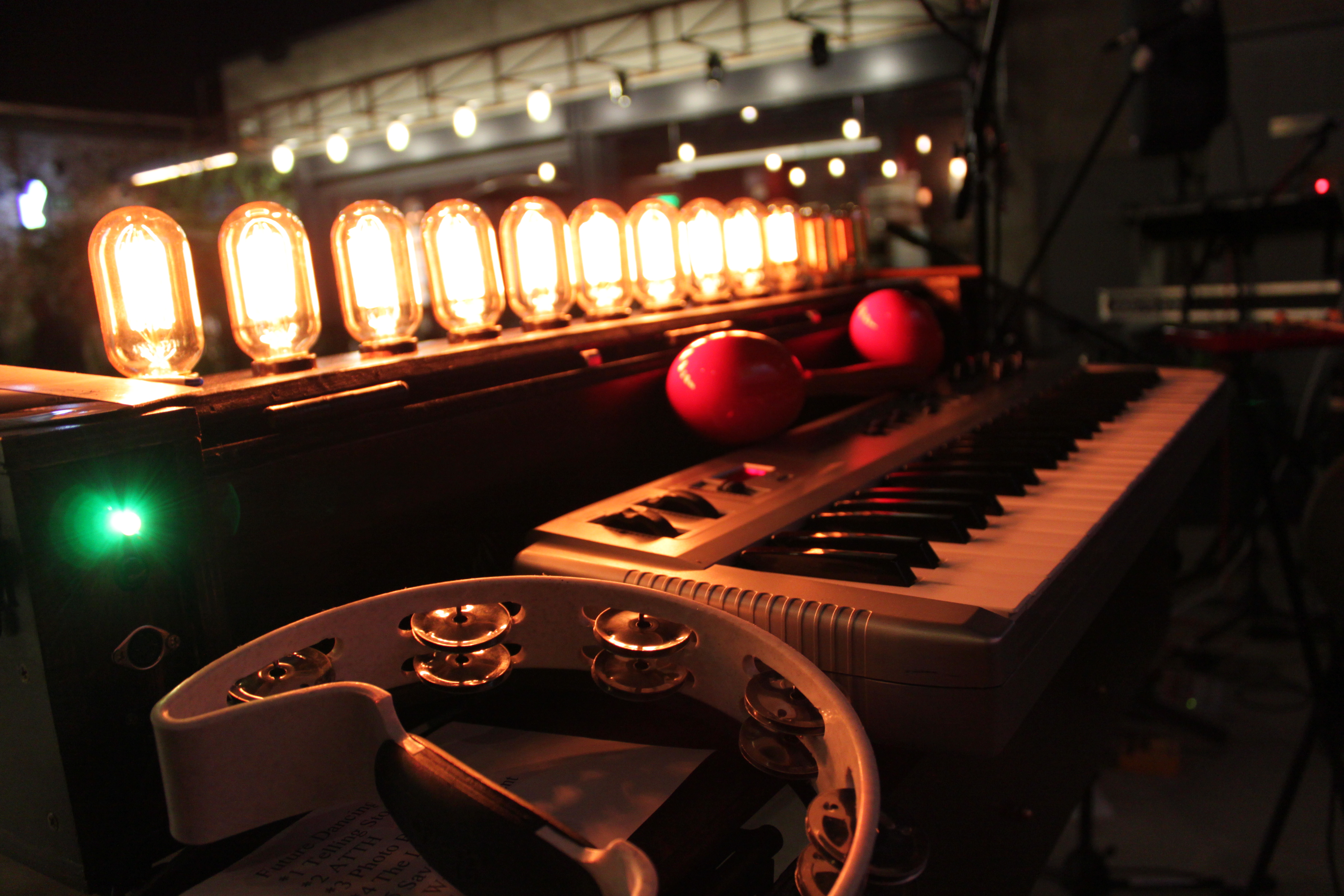 Antique Light Bulb Organ - MIDI/OSC Controlled