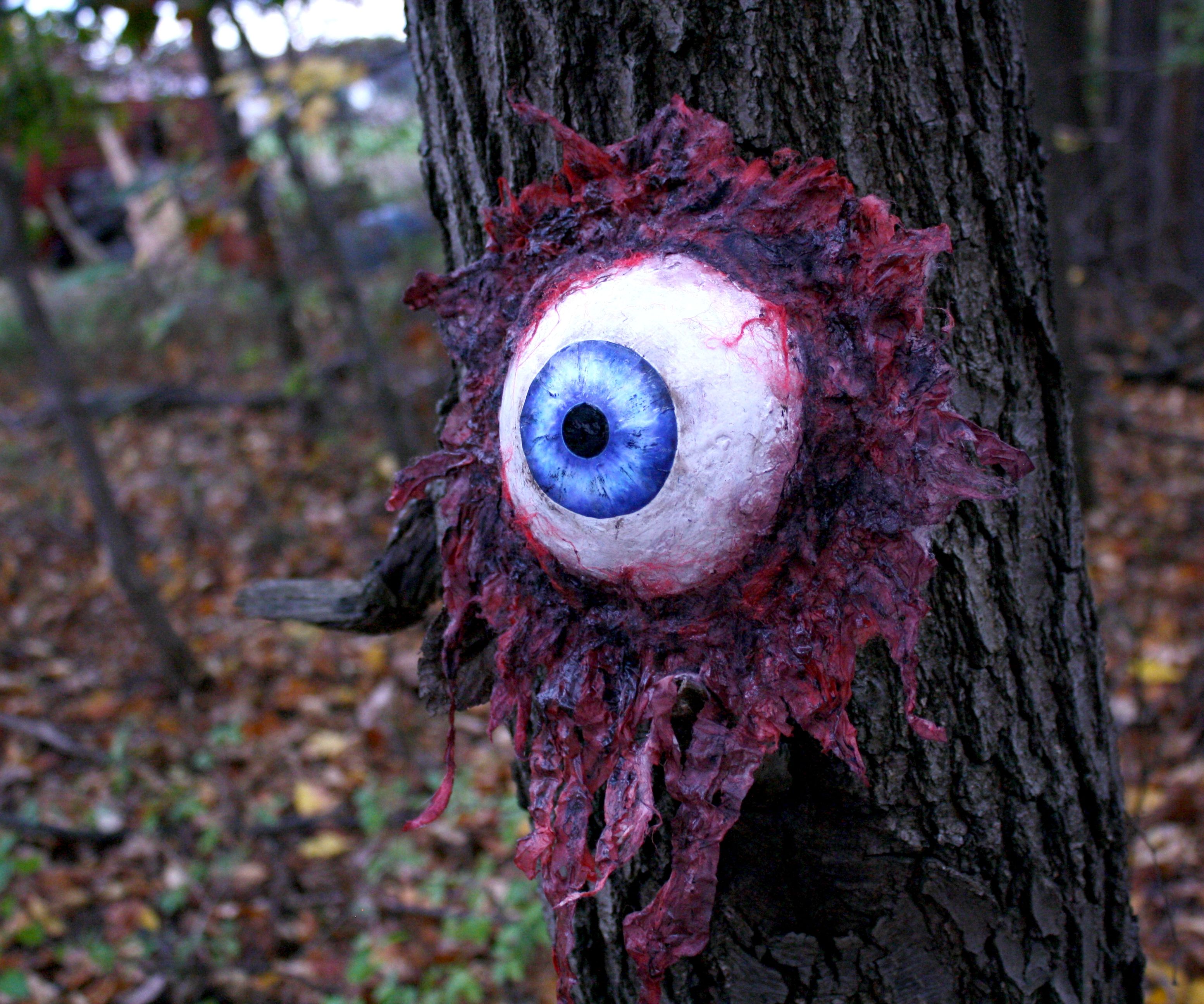 Easy Bloody Eyeball Wall Decor