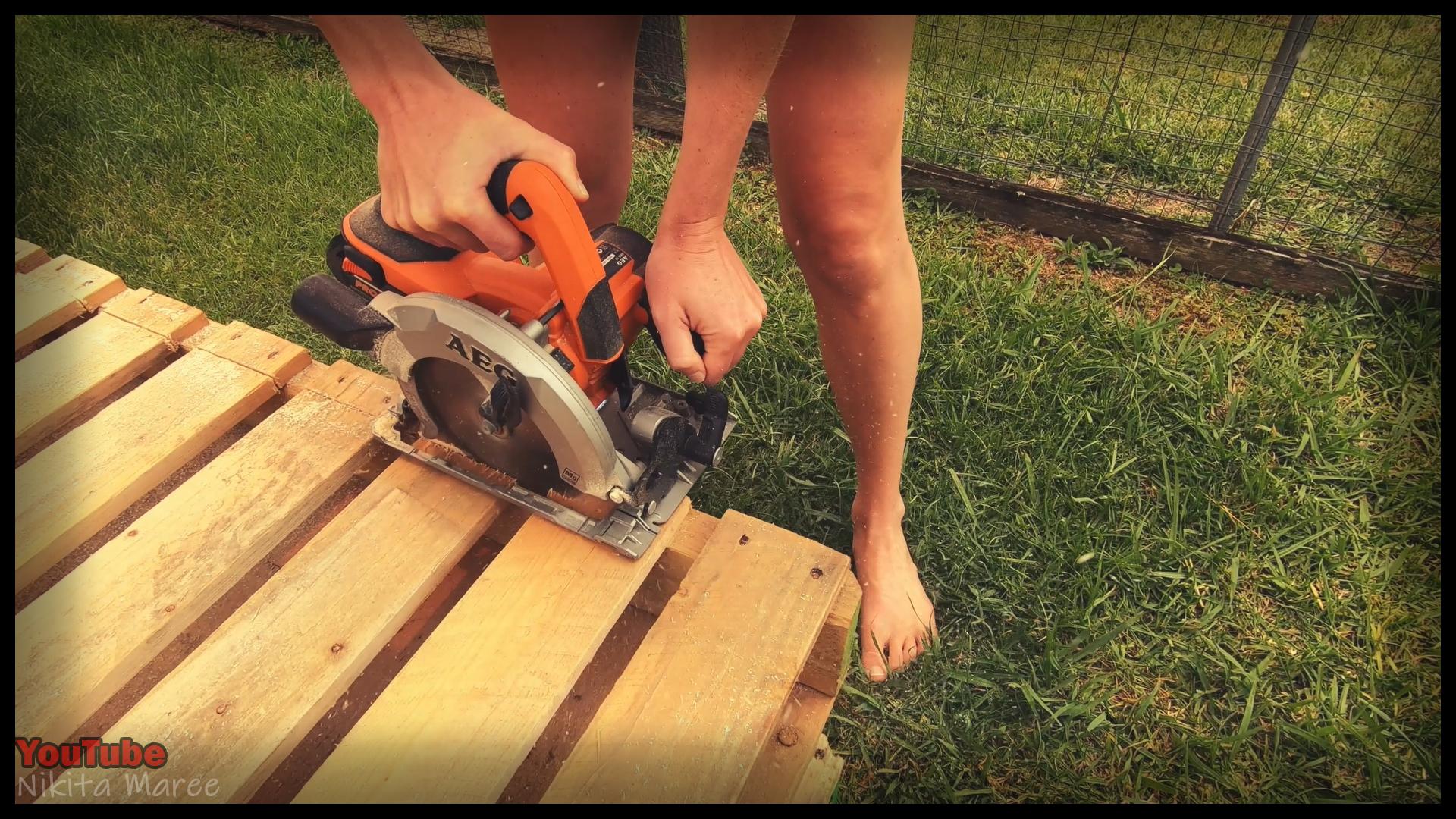 DIY wooden floor, How to build a pallet wood floor, painted floorboards, Building a timber floor from reclaimed wood (2).jpg