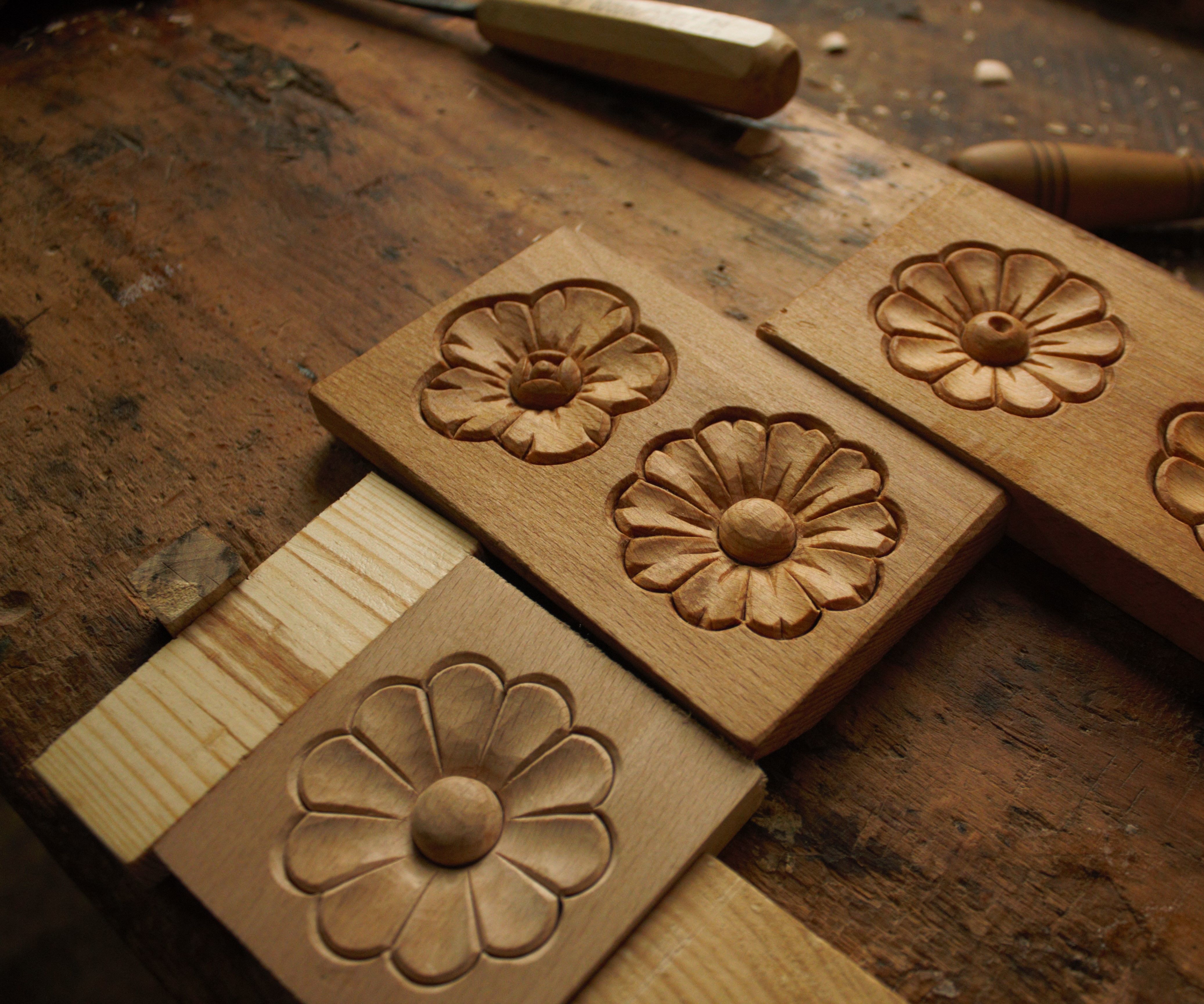 Simple Wood Carving - Flower (rosette)