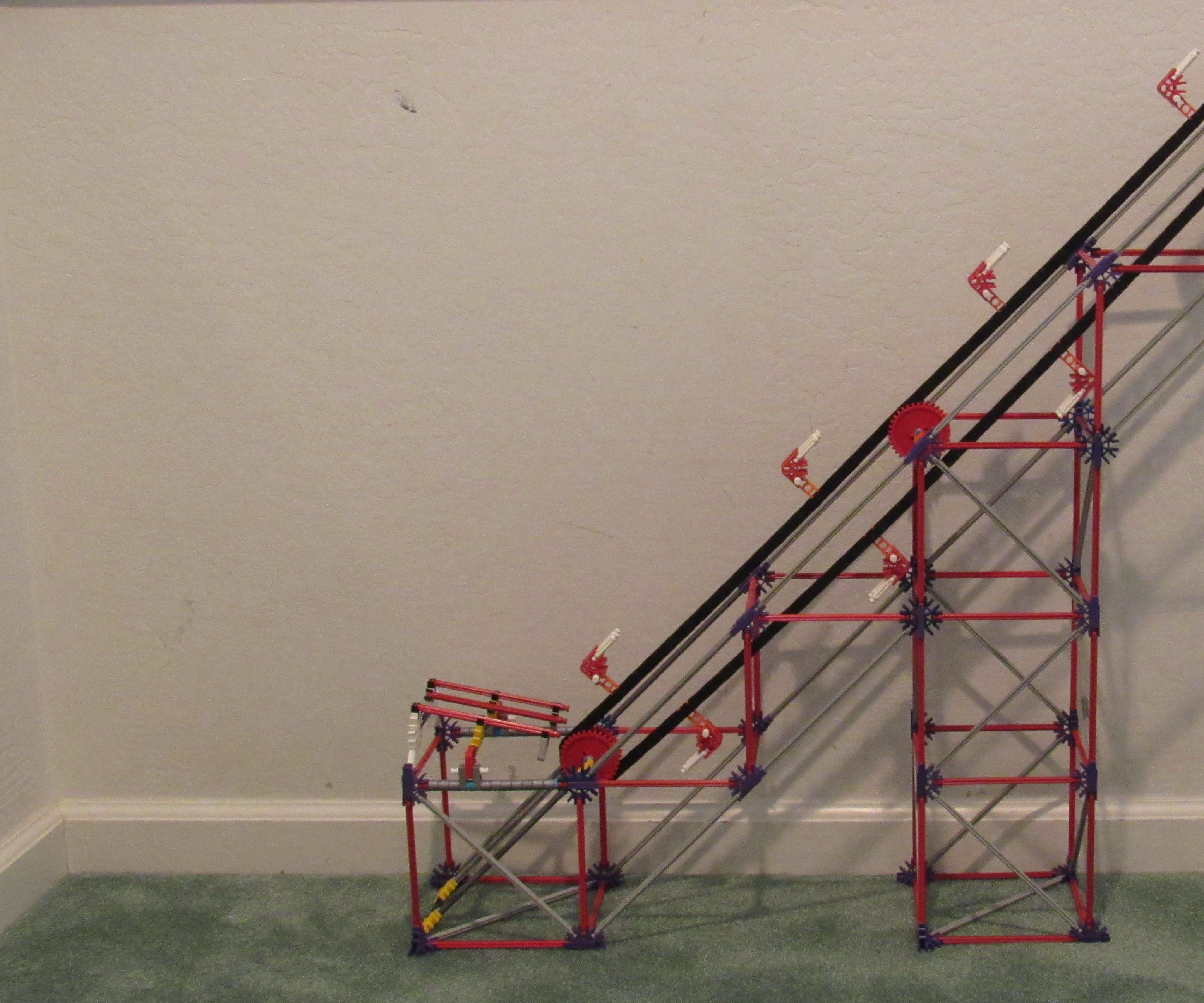 Versatile Chainsaw Lift: a Knex Ball Machine Lift