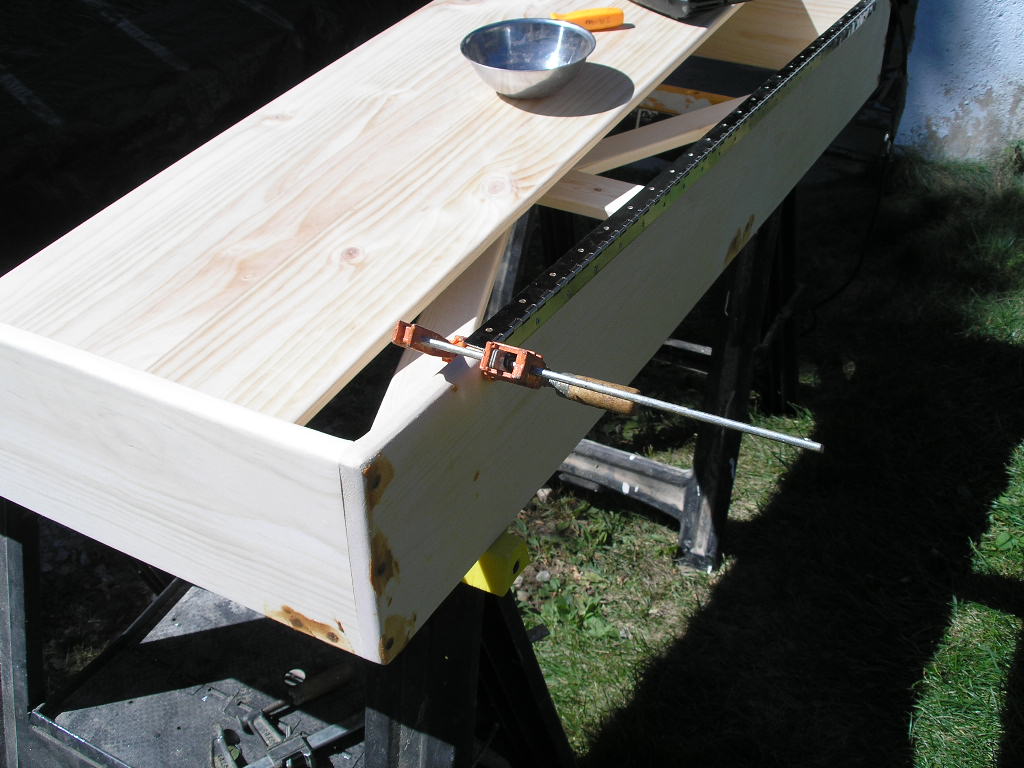 C:\Documents and Settings\Wtarzia\Desktop\Folding desk for Instructables\12 installing piano hinge.jpg