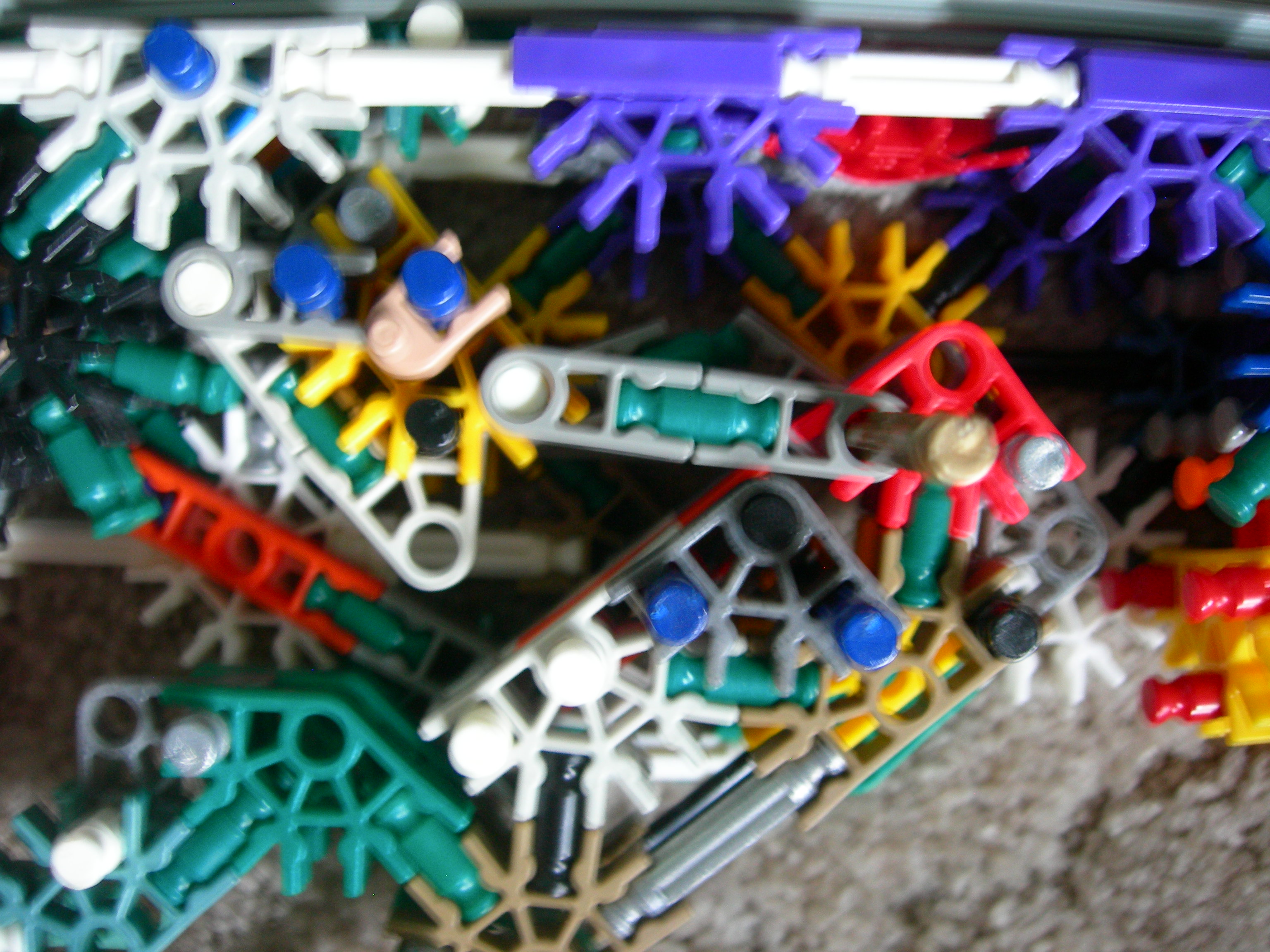 C:\Documents and Settings\Dave\My Documents\My Pictures\K'nex Gnasher Shotgun UPG\K'nex Gnasher Shotgun UPG 016.jpg