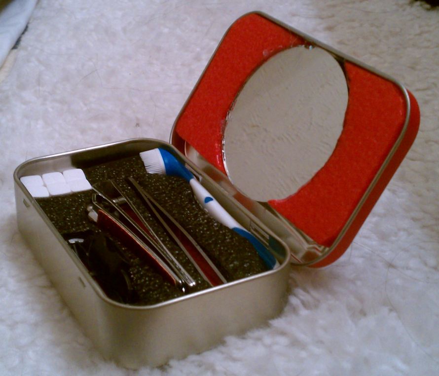 Stealthy Altoids Tin Grooming Kit