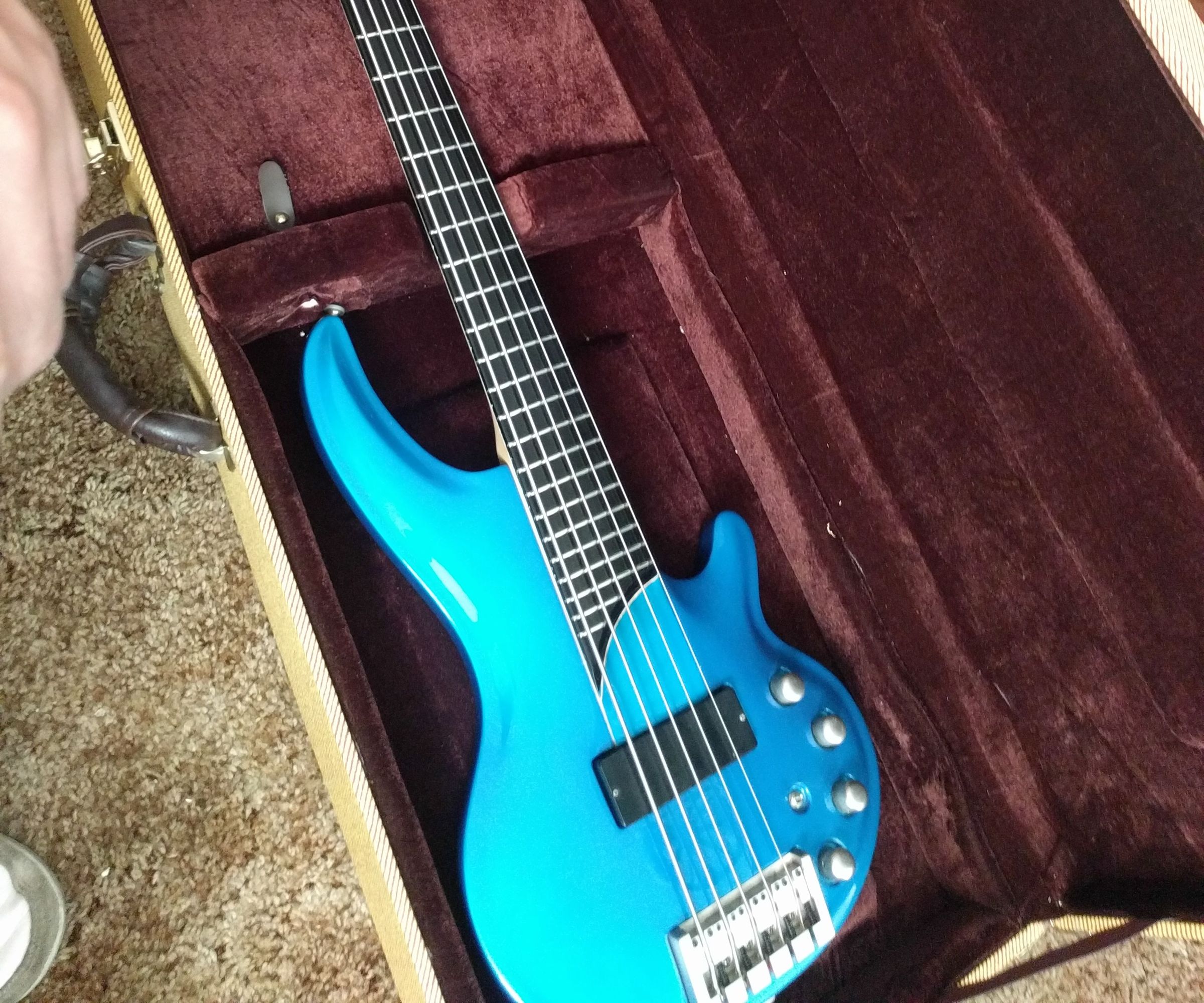 Replacing The Truss Rod In A Bass Guitar