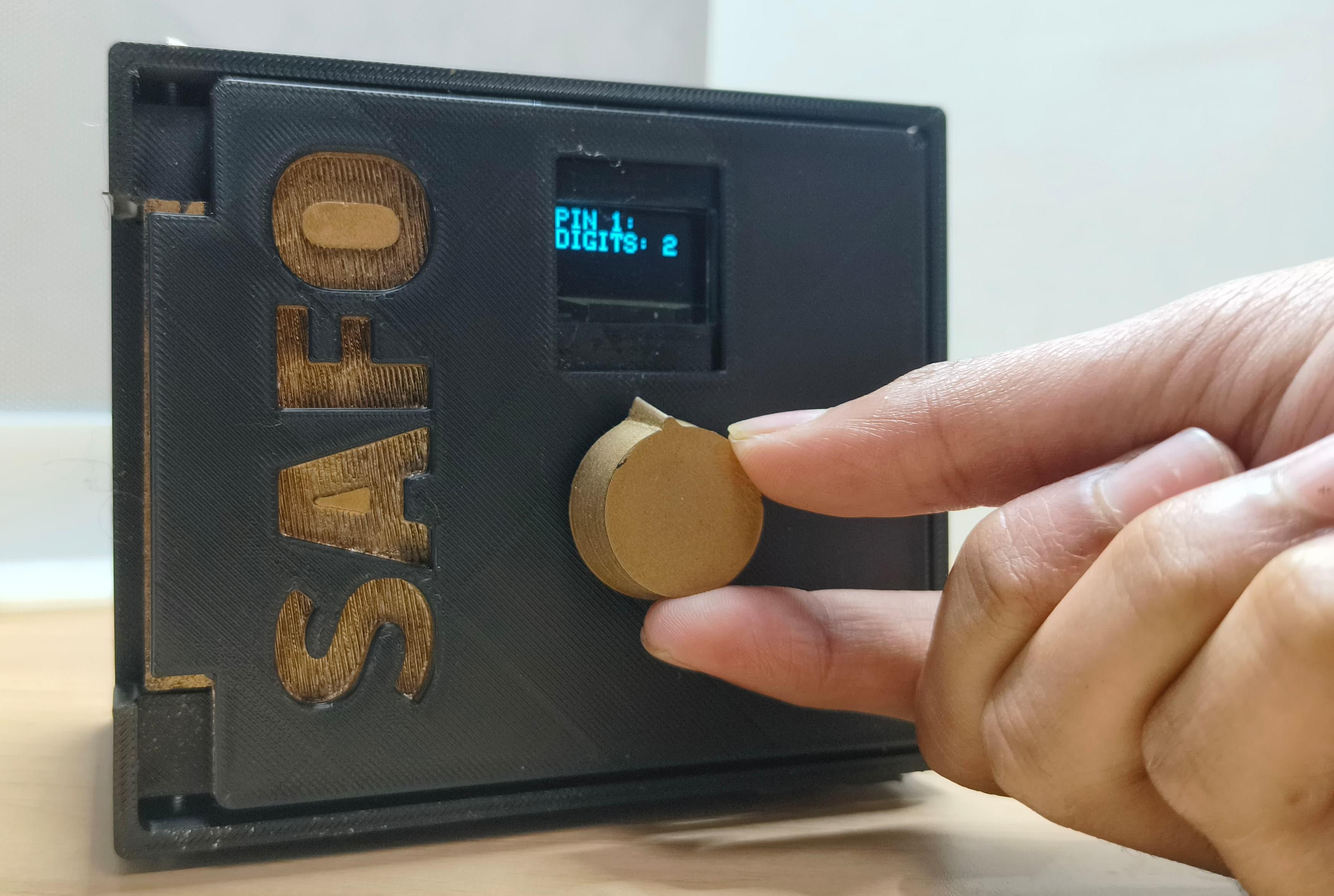 Safo: a Mini Wifi Vault