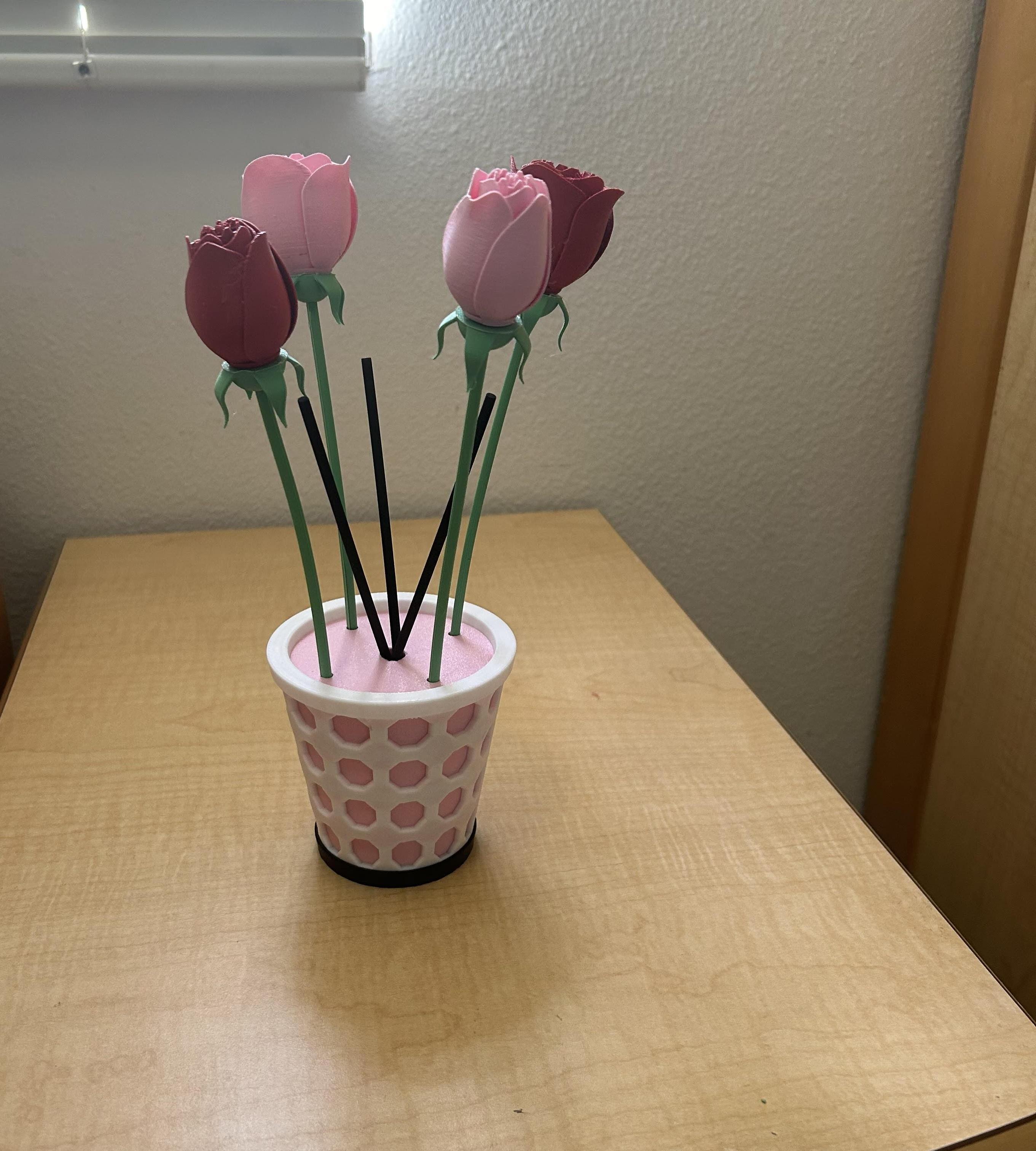 How to Design a Patterned Vase in SolidWorks and Add a Rose Reed Diffuser