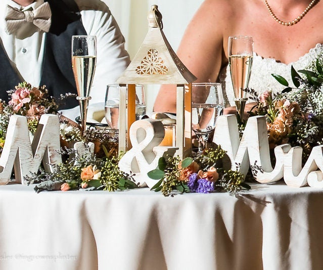 Make Your Own Mr & Mrs Sweetheart Table Sign